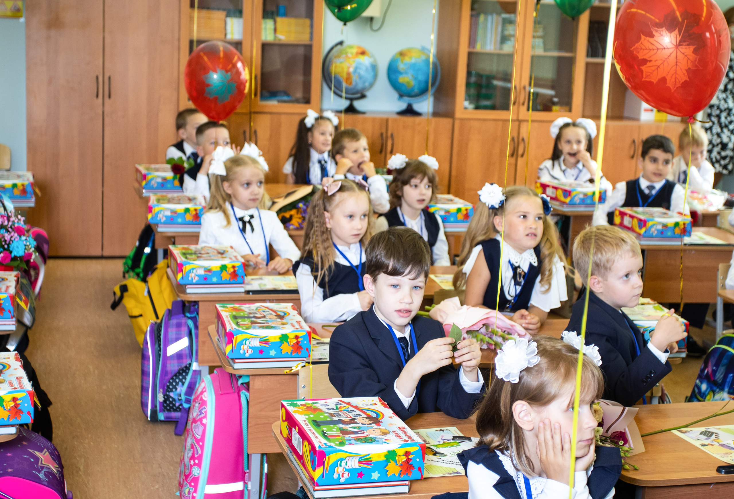 1сентября. ВЫПУСКНЫЕ АЛЬБОМЫ для детского сада и школы Санкт-Петербург и Лен. область