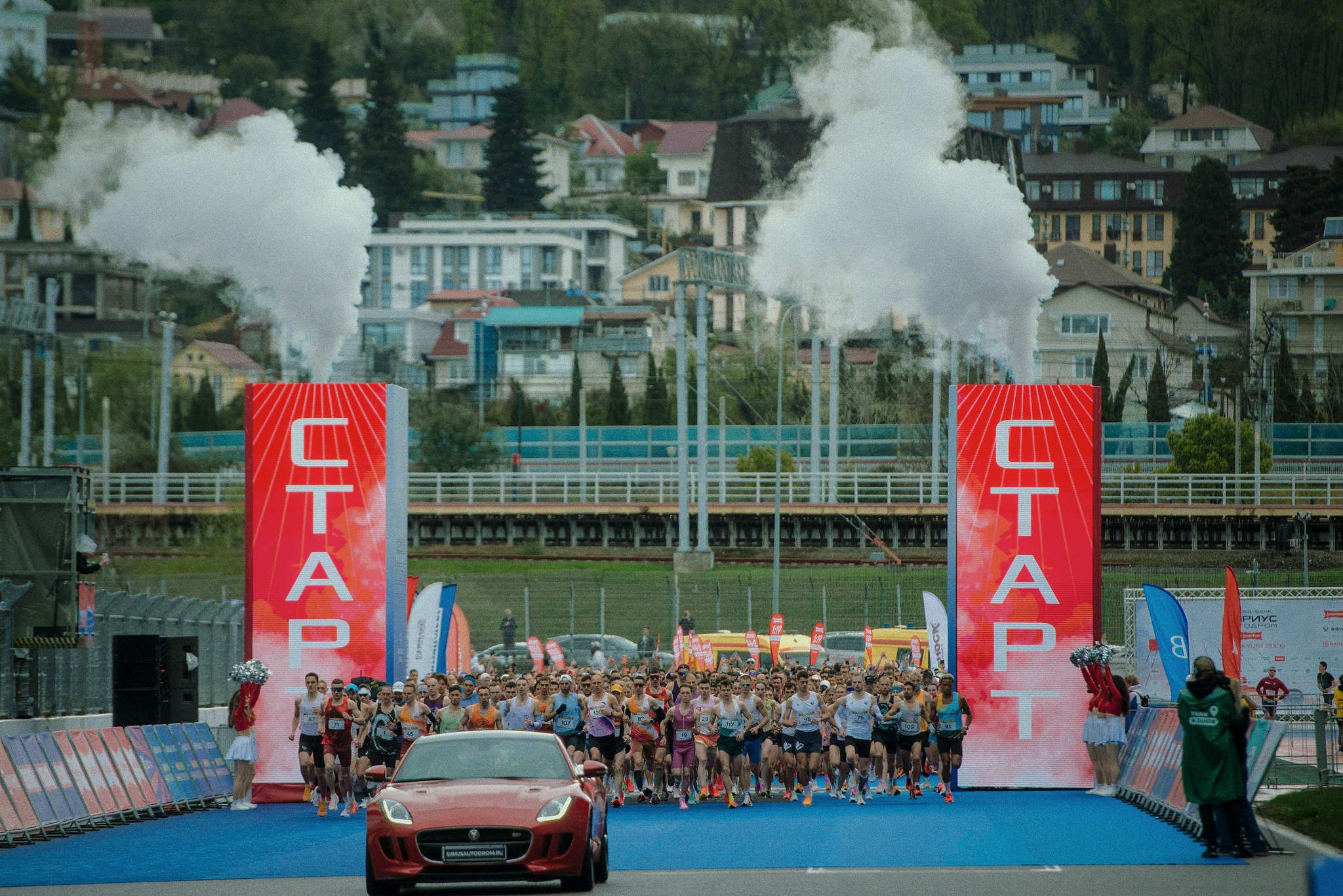 Чемпионат России по полумарафону. Сириус Автодром 2026. Репортажный фотограф в Сочи — Михаил Мордасов