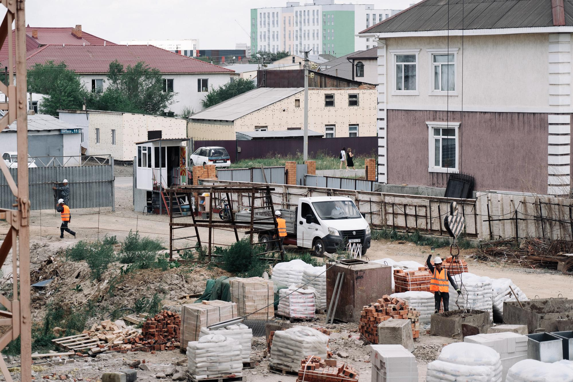 Фотоотчет: строительство жилого комплекса «Шахристан»