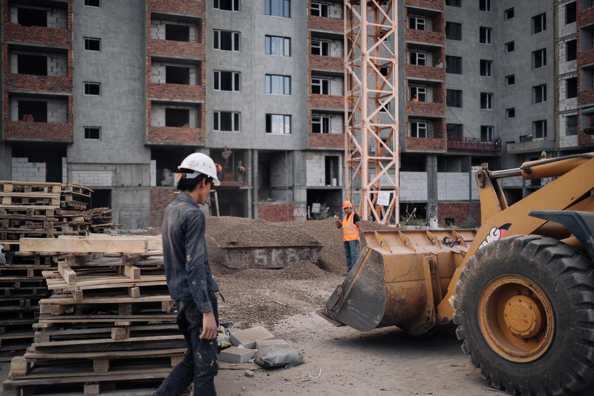 Фотоотчет: строительство жилого комплекса «Шахристан»