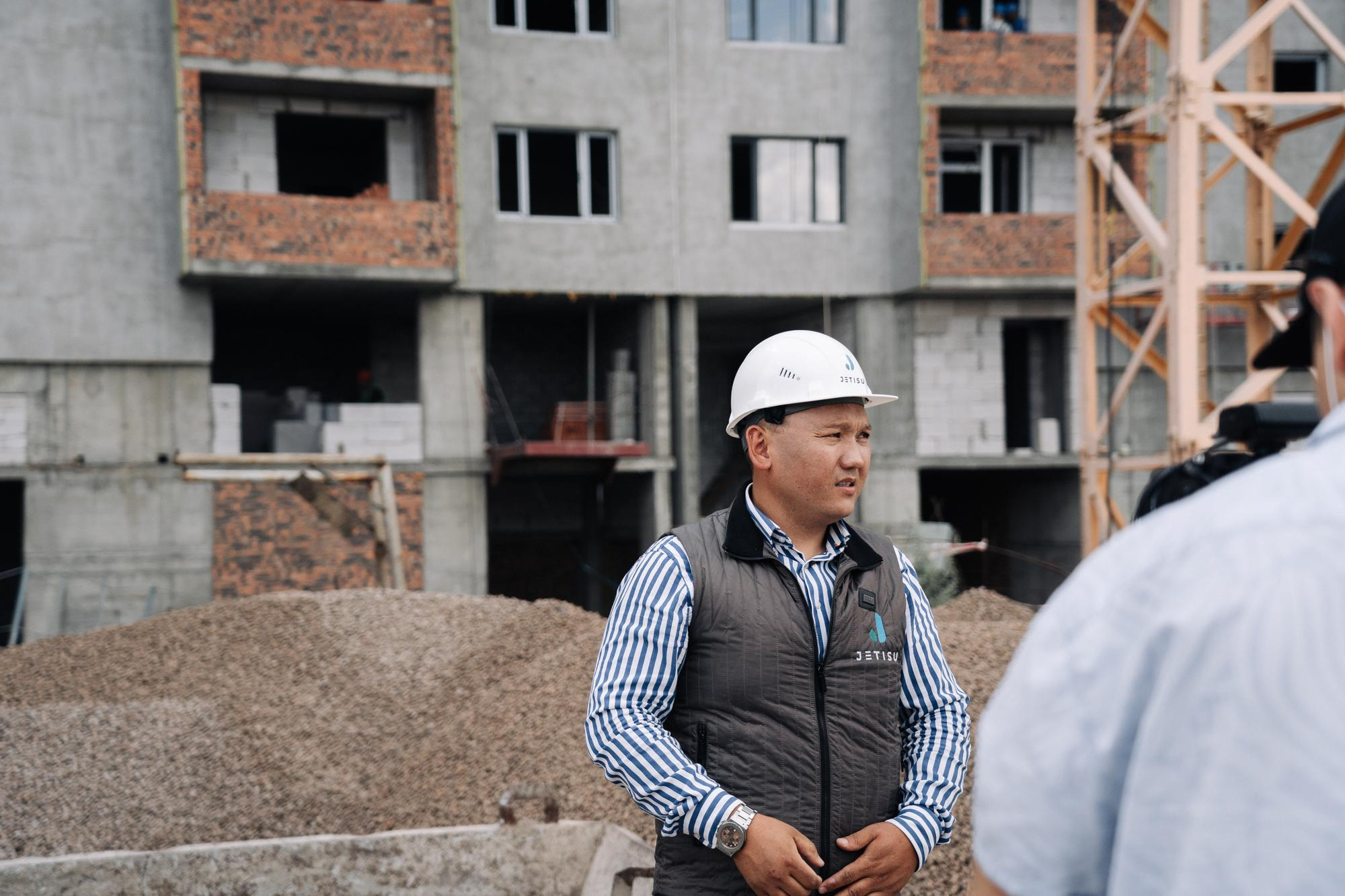 Фотоотчет: строительство жилого комплекса «Шахристан»