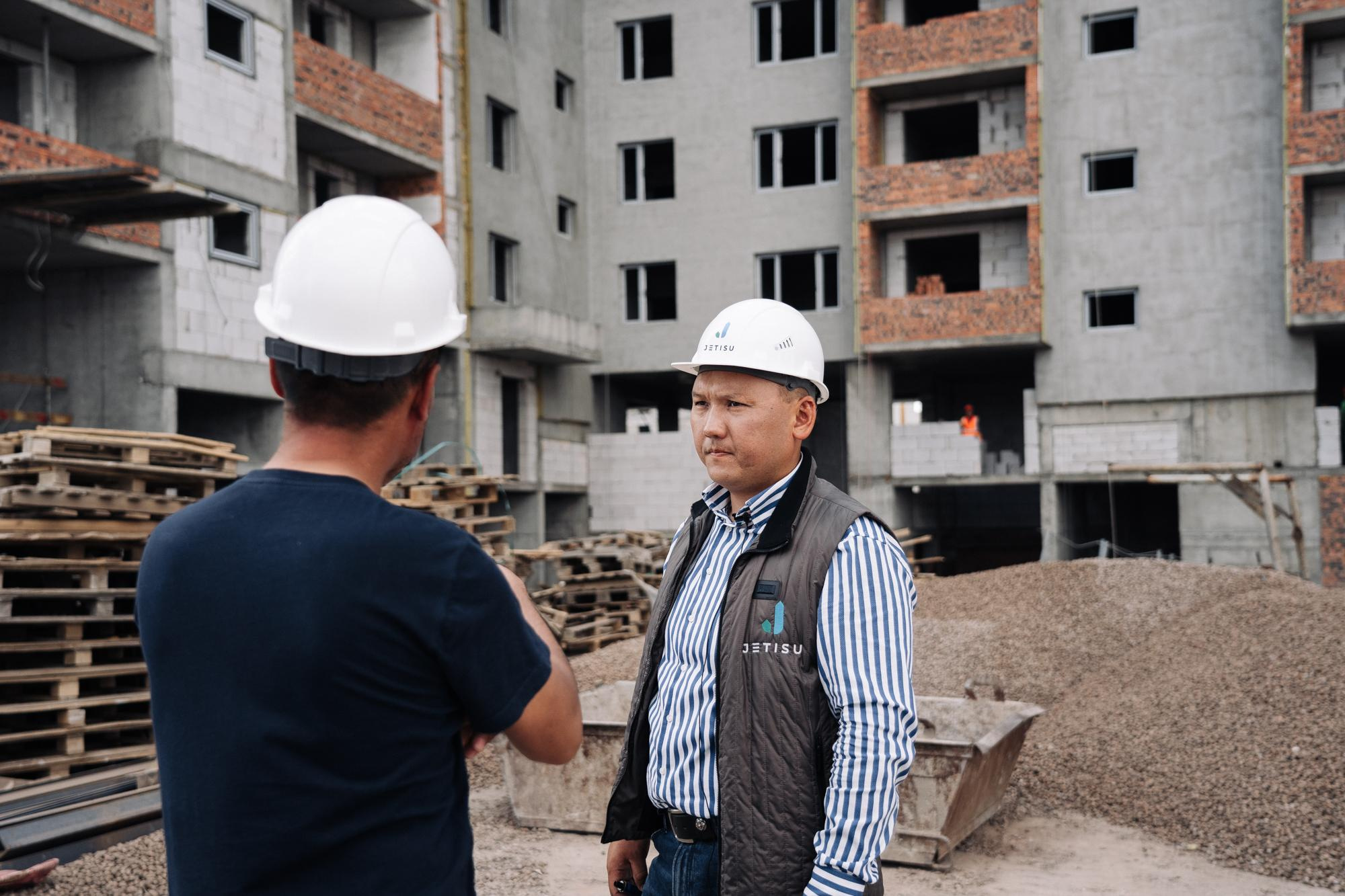 Фотоотчет: строительство жилого комплекса «Шахристан»