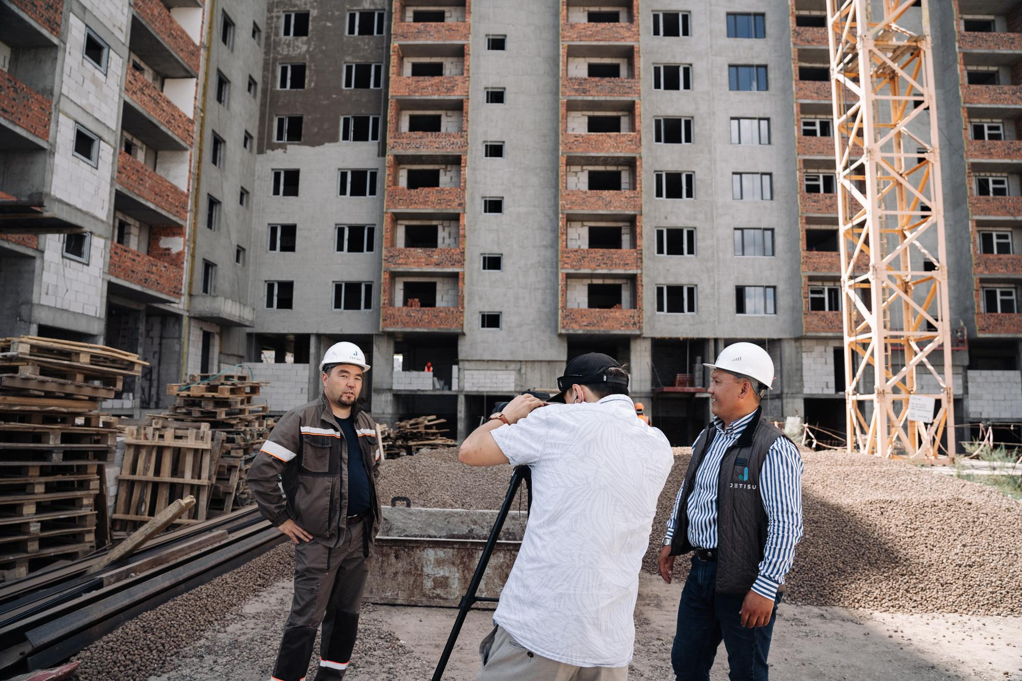 Фотоотчет: строительство жилого комплекса «Шахристан»