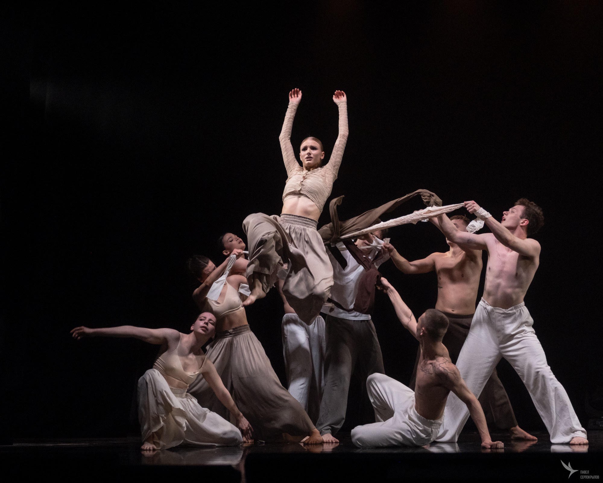 Пластический спектакль команды СЕВЕР «Голос ветра. Молчание мрамора». Репортажный фотограф в Казани Павел Серпокрылов