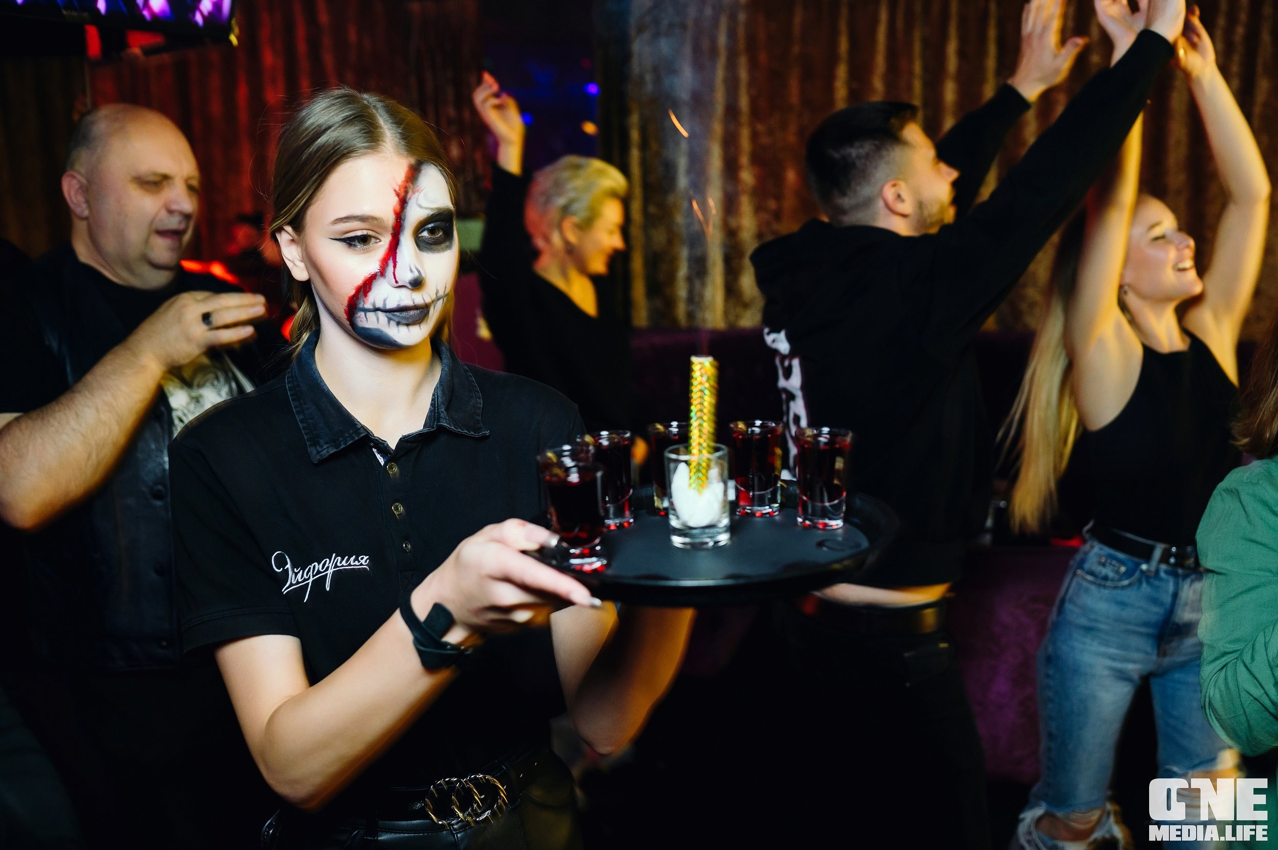 Фоторепортаж из караоке-клуба Эйфория. One Media Life: фоторепортажи, фотоотчеты с мероприятий и заведений