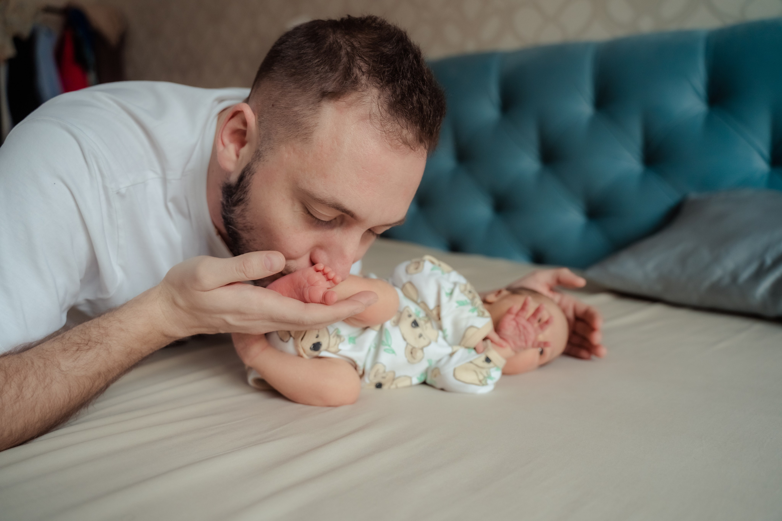 Фотосъемка новорожденного в минималистичном стиле