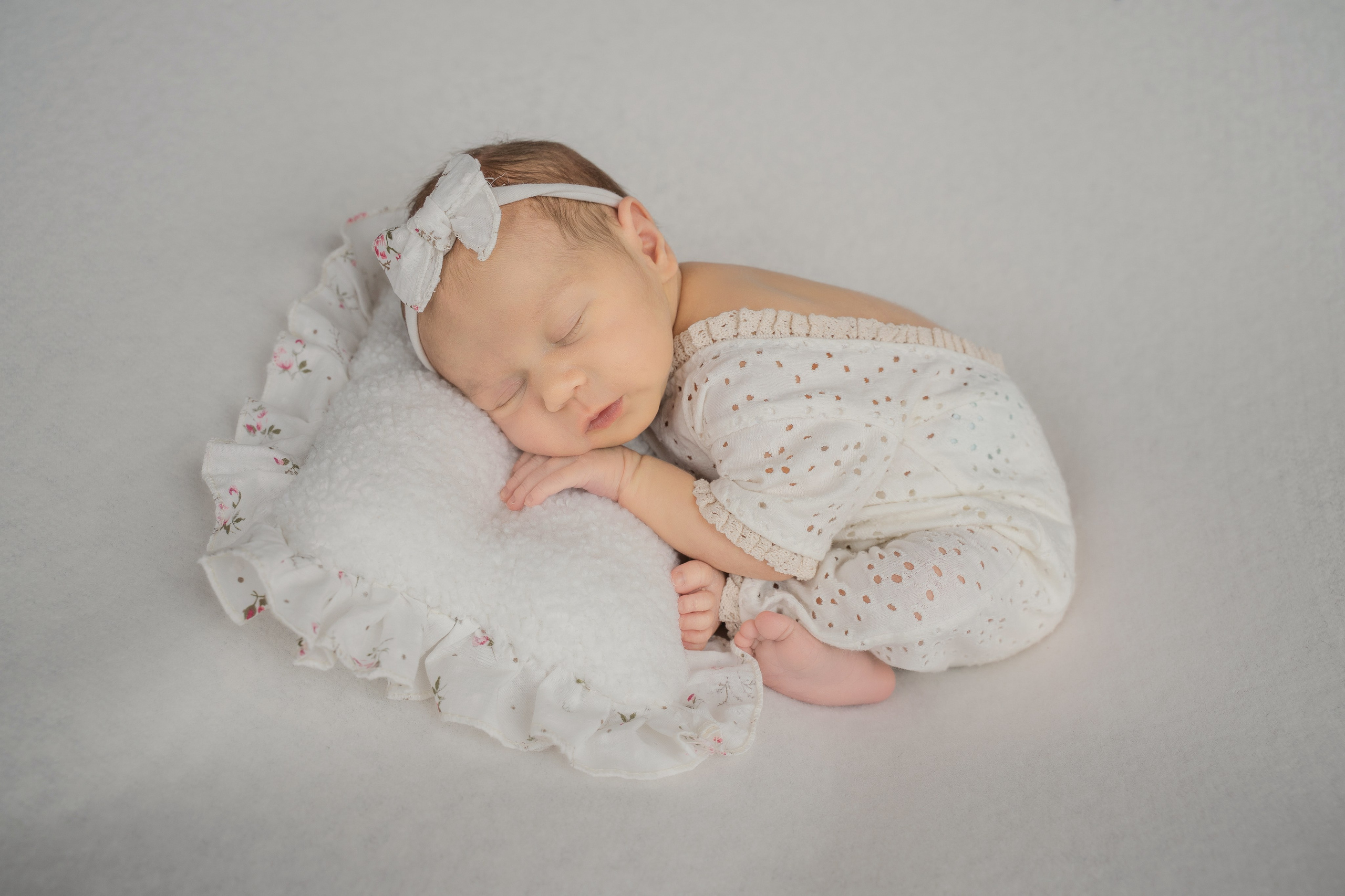 Фотосессия новорожденного в Москве. Фотограф новорожденных выезд на дом