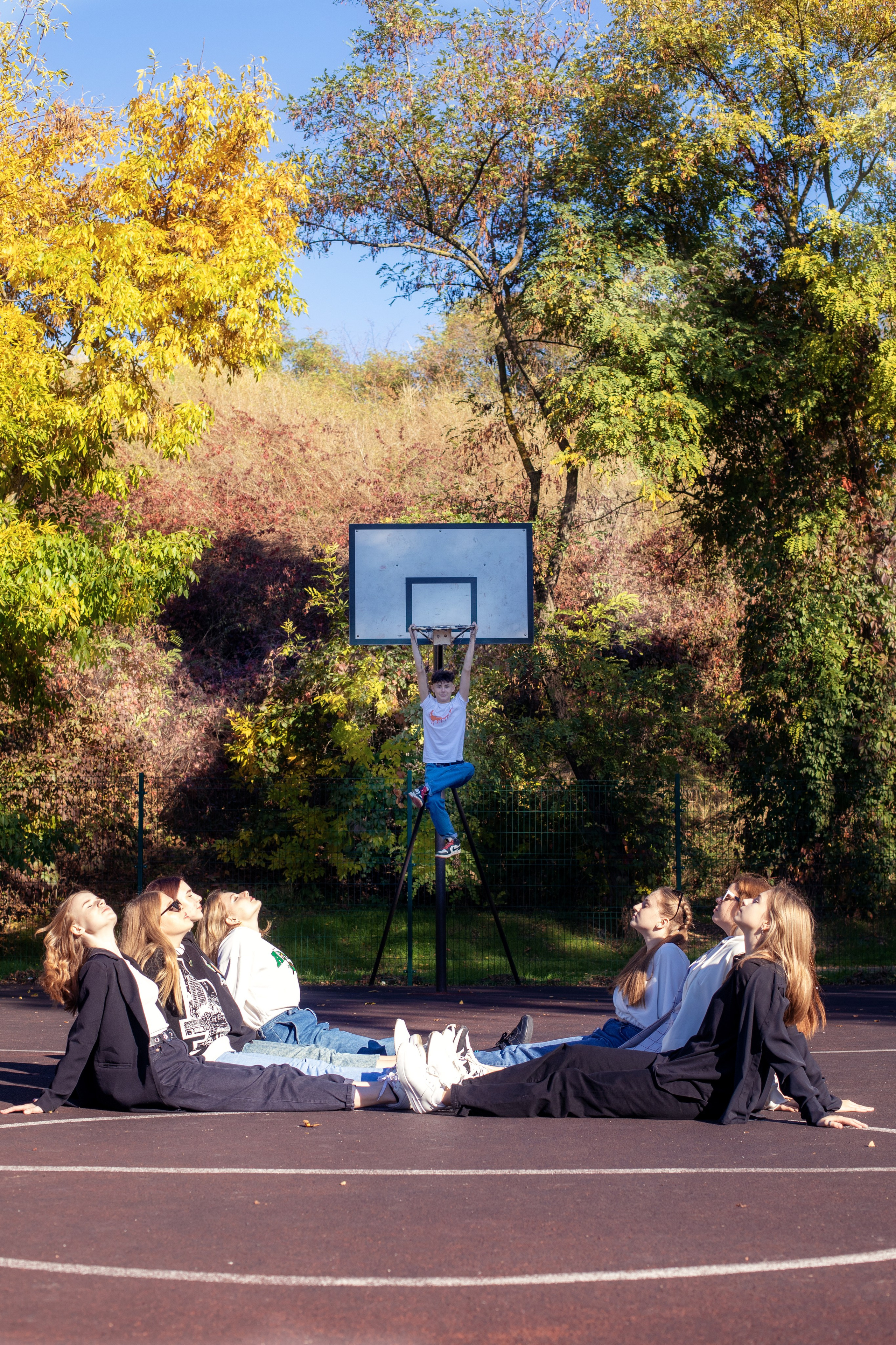 Пример уличной фотосессии 9 класс 34 школы г. Таганрога. Выпускные альбомы в Таганроге и Ростовской Области