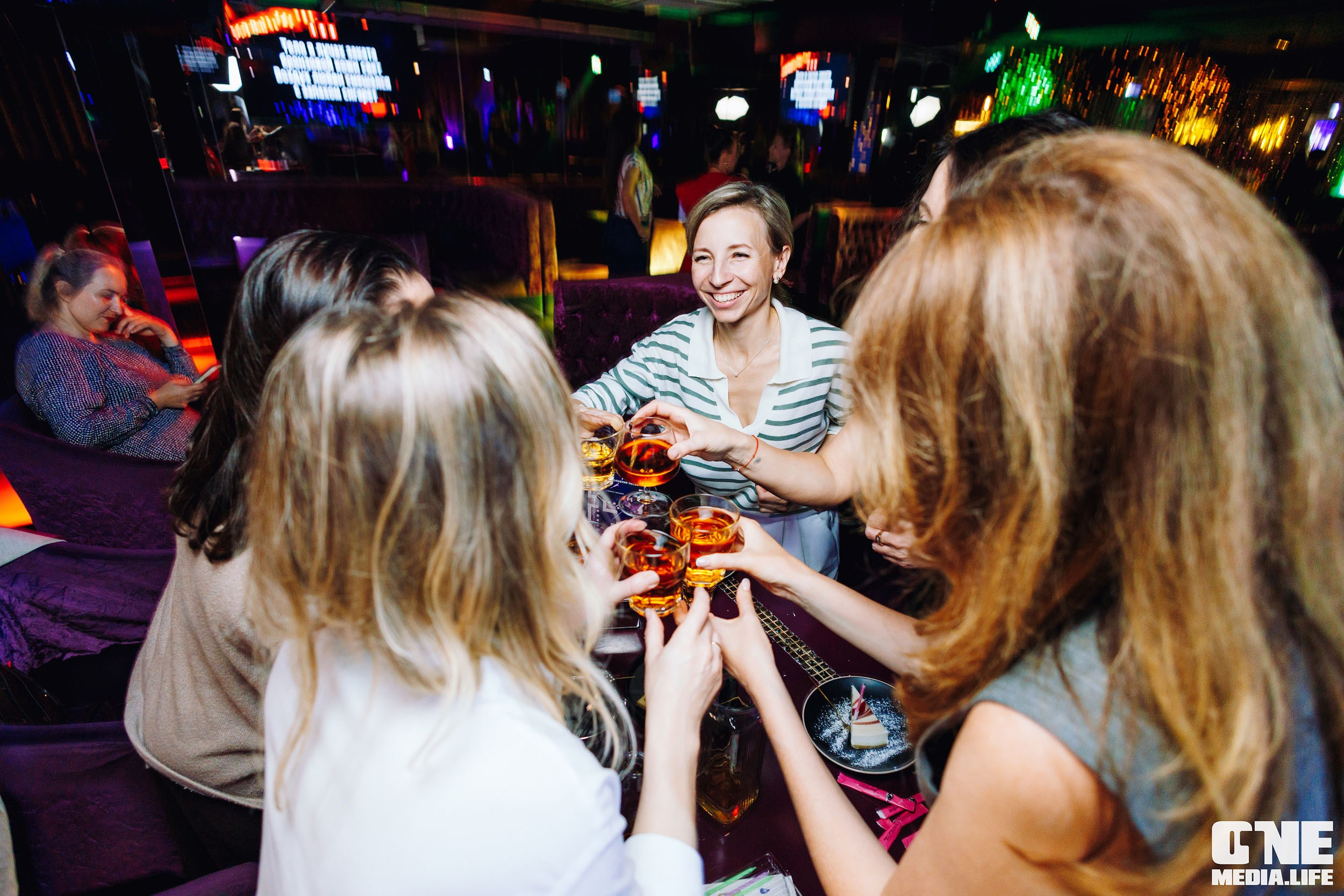 Фоторепортаж из караоке-клуба Эйфория. One Media Life: фоторепортажи, фотоотчеты с мероприятий и заведений