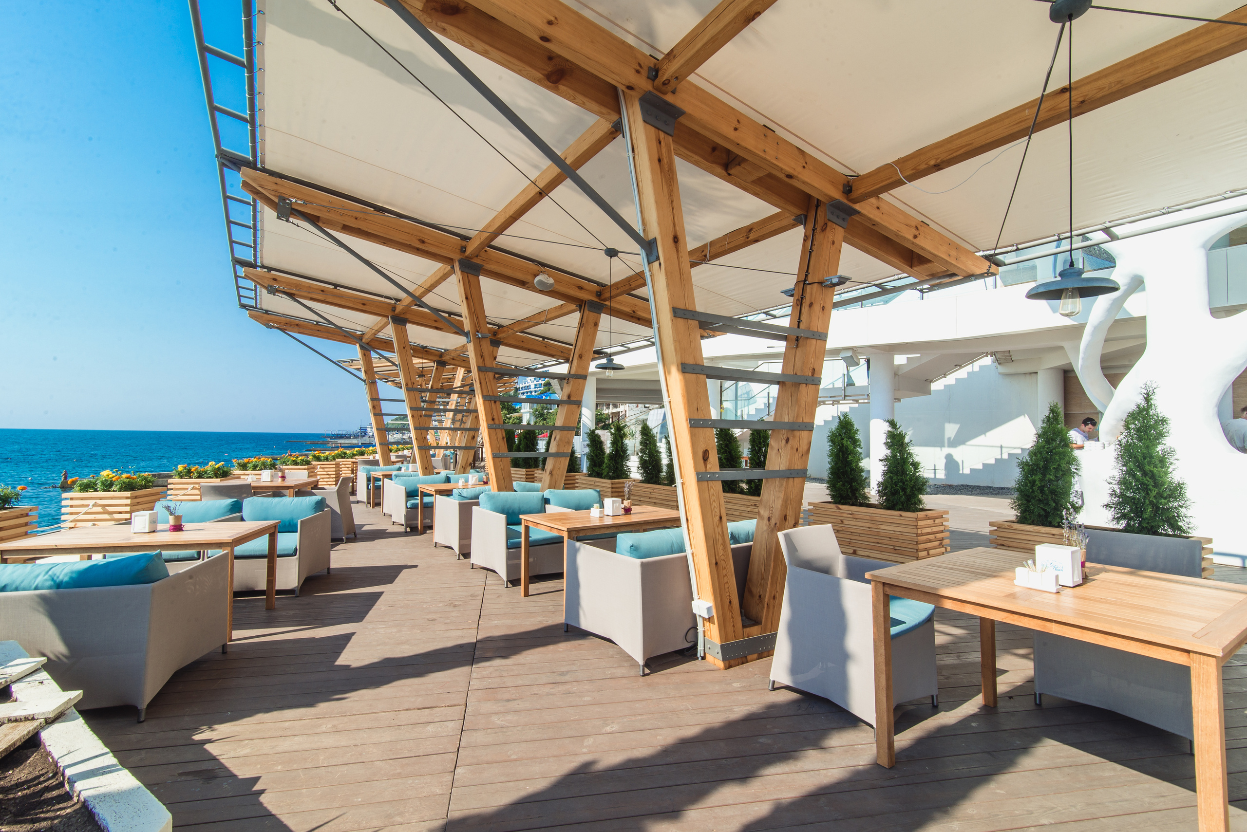 Фотосессия летней террасы бара-ресторана Octopus-Bar. Фотограф интерьеров Фотосъемка рекламы в Ялте и по Крыму