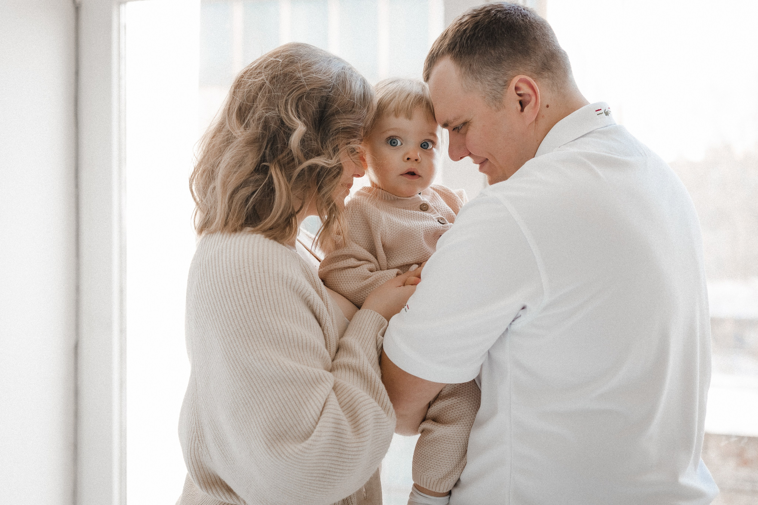 семейная фотосессия в студии с детьми в москве, детская фотосессия в фотостудии в москве, уютные нежные семейные фотосессии в москве, семейная беременная фотосессия в москве с детьми, фотосессия беременности с мужем в москве, светлые фотостудии в москве, стильные семейные фотосессии в москве, фотосессии в стиле lifestyle, фотосессии в стиле лайфстайл в москве, Семейная фотография в москве , семейный фотограф в москве , семейная фотосессия в москве , семья , детская фотография , фотограф , женский портрет , фотосессия , детский портрет , детский фотограф , lovestory , новогодняя фотосессия , детское фото , детская фотосессия , эмоциональные семейные фотосессии в москве, портретная фотография в москве, заказать семейный фотоальбом в москве