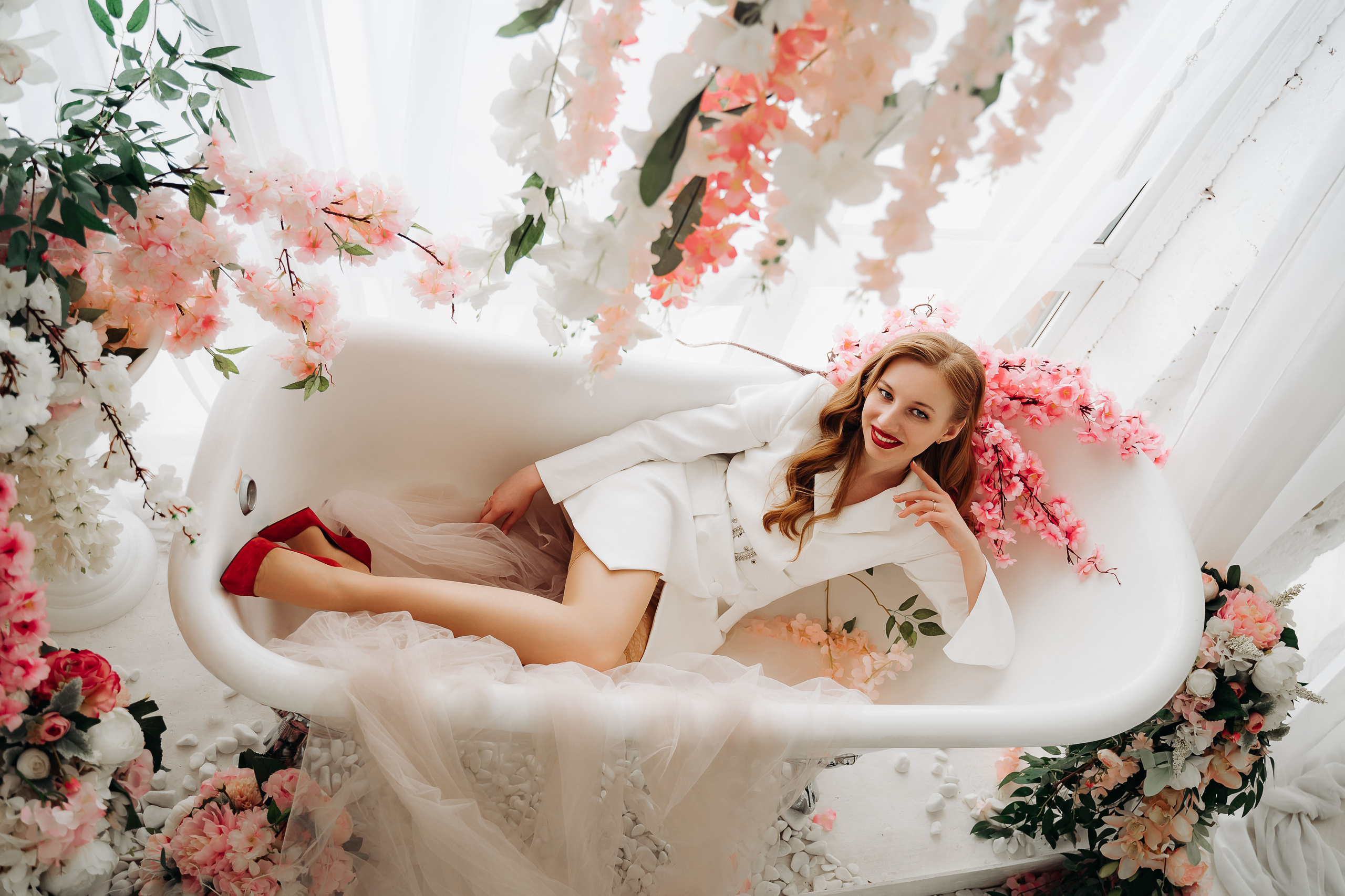 Свадебная фотосессия в Ивантеевке в фотостудии 7 Loft (ЗАГС Королев)