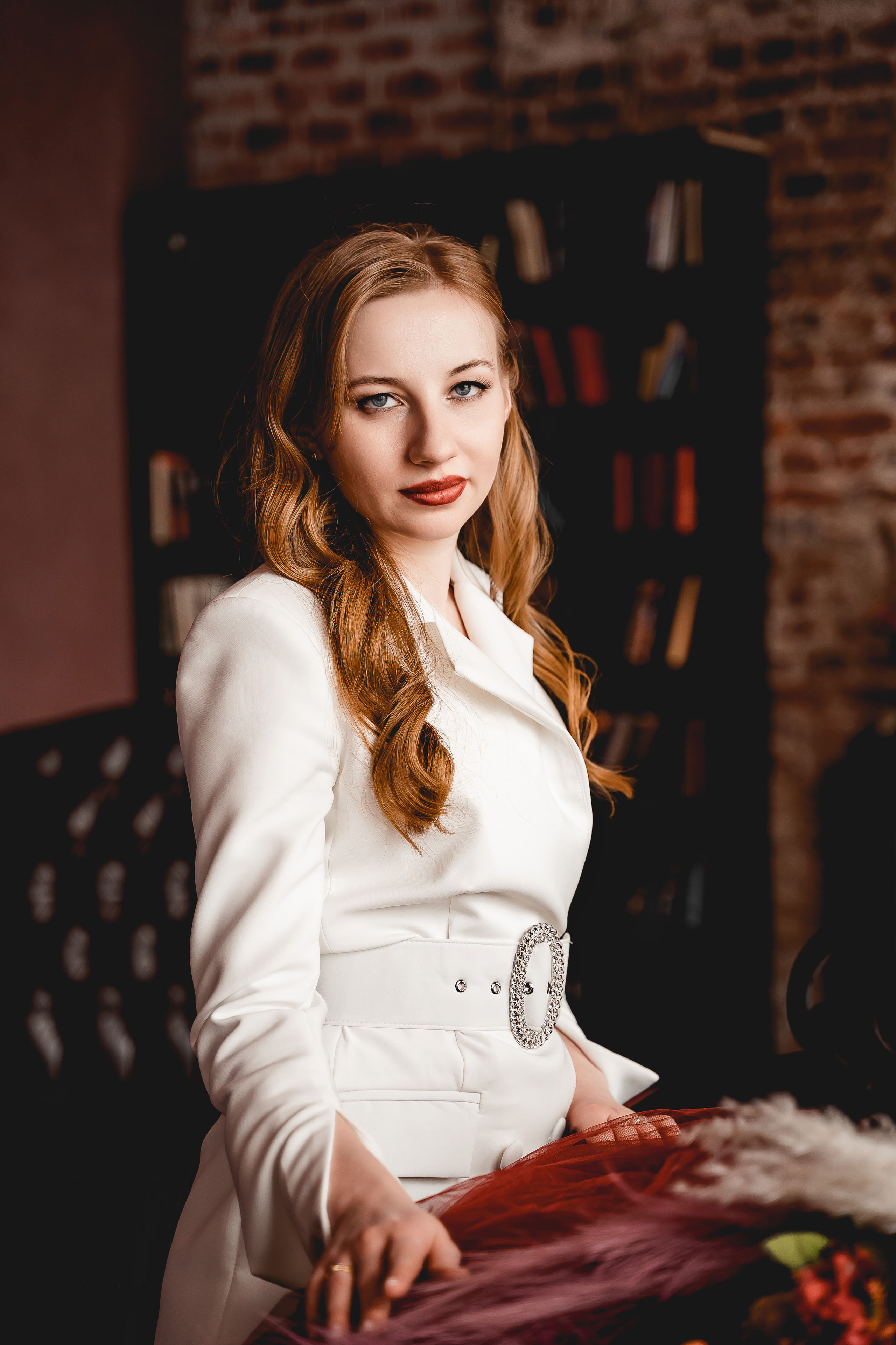 Свадебная фотосессия в Ивантеевке в фотостудии 7 Loft (ЗАГС Королев)