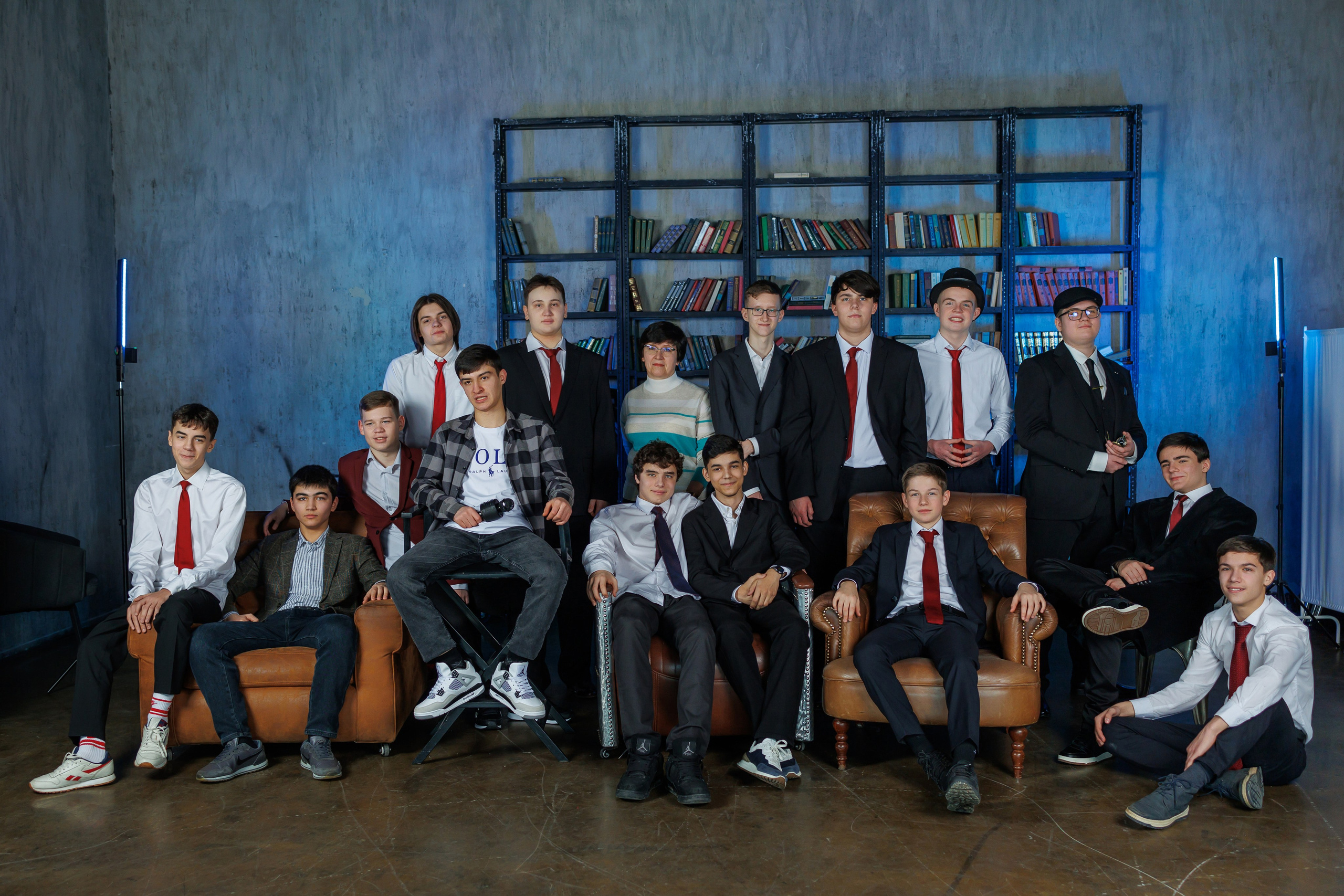 Студийная фотосъемка для старших классов в Москве. Профессиональная фото и видеосъемка. Москва
