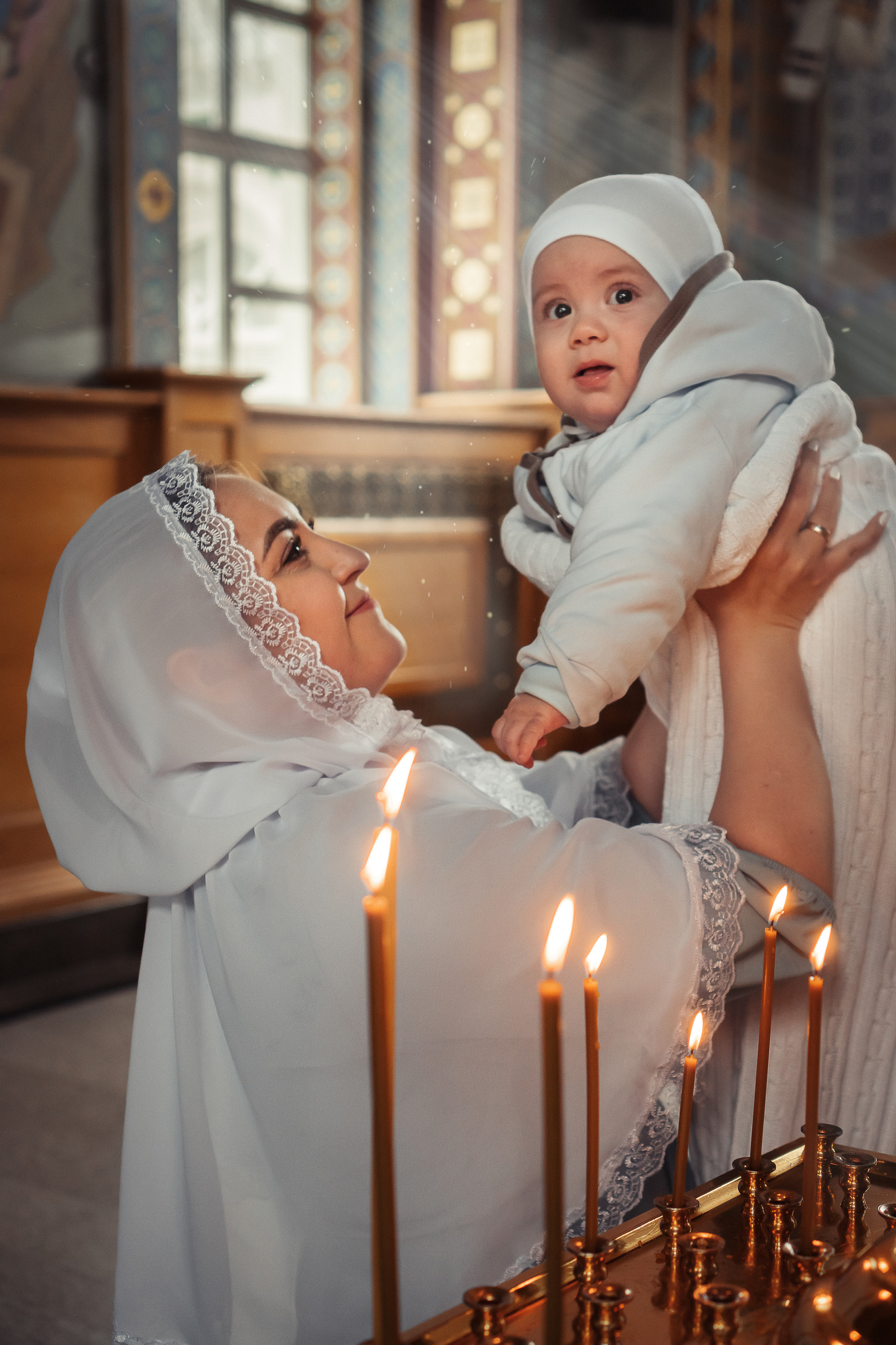 Мать и дитя в храме
