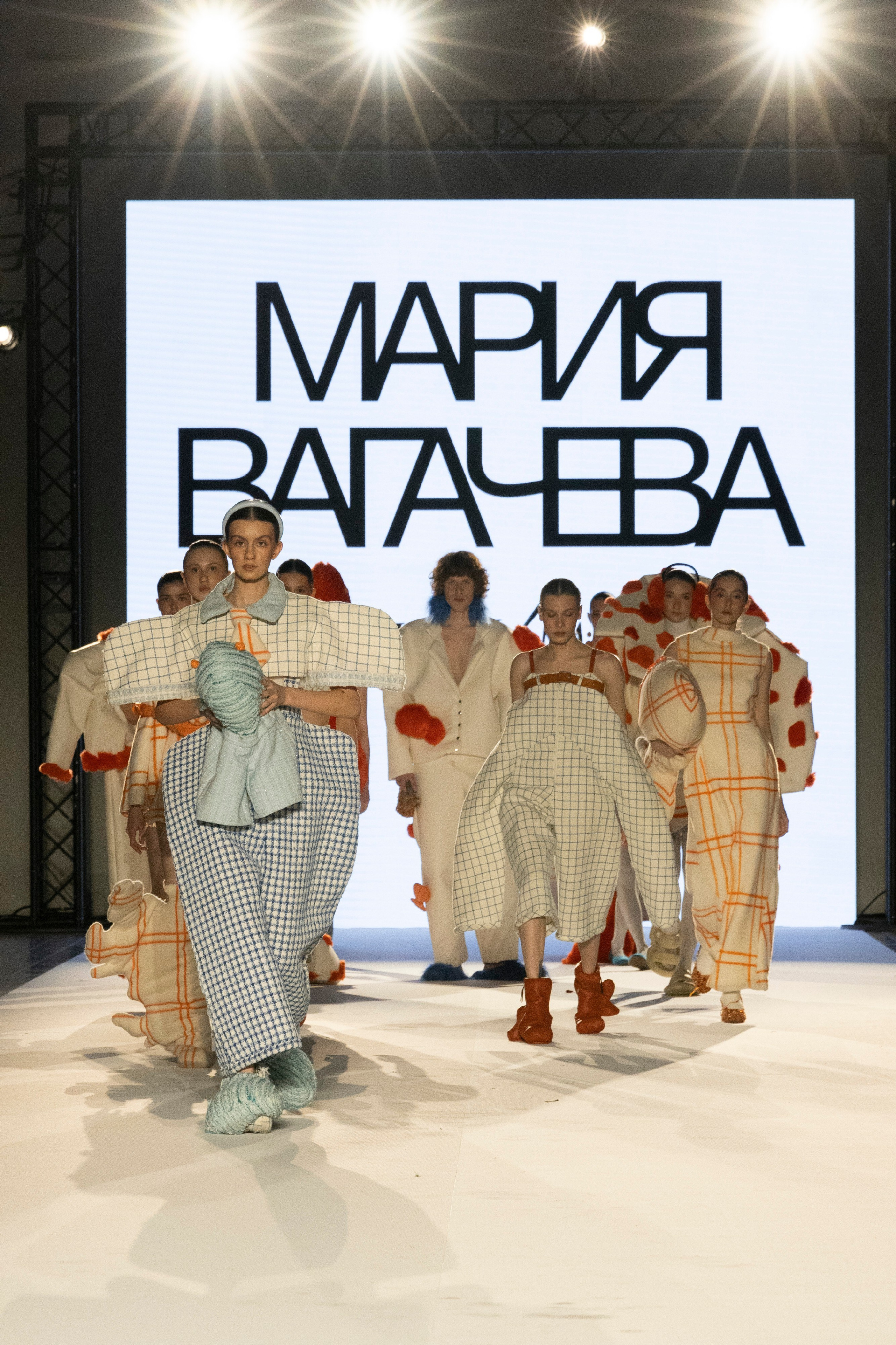 ДЛТ Собака.ru показ победителей конкурса «Новые имена в моде 2025». FOTOFAQ SKOOL г. Санкт-Петербург: очные, дистанционные и онлайн курсы фотографии