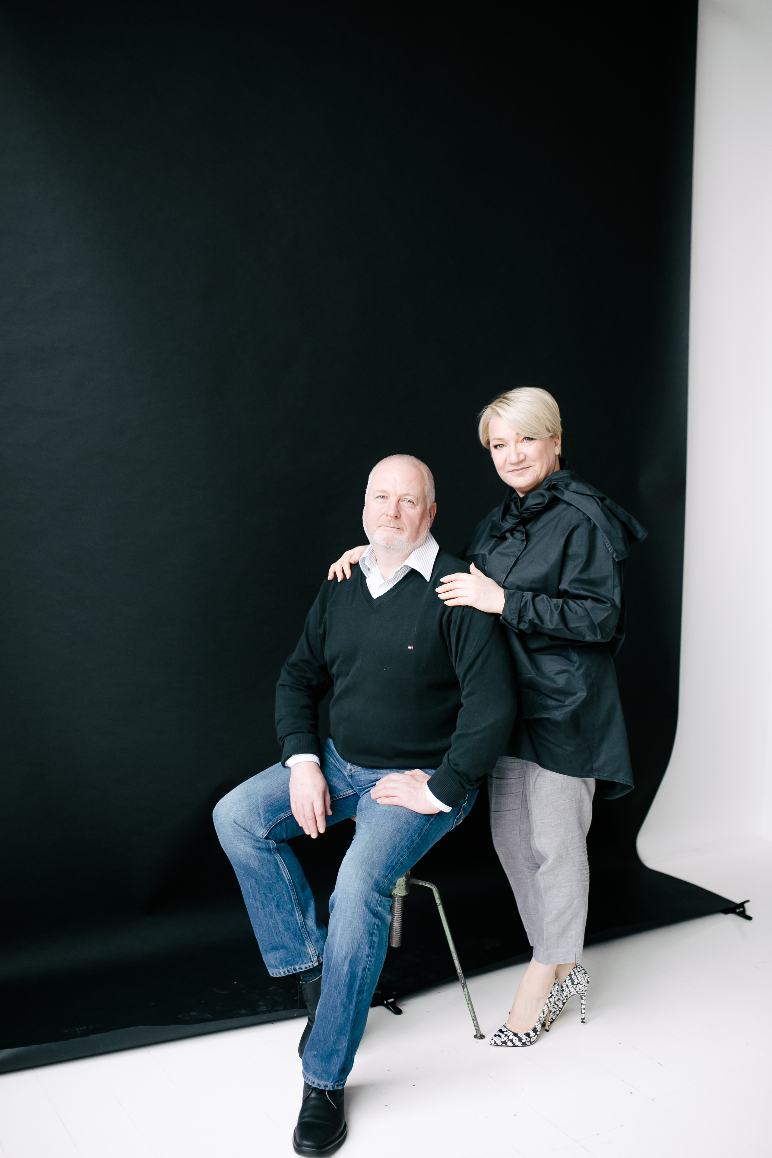 Лиза и родители, студия, Новый год. Семейный фотограф Евгения Сурина