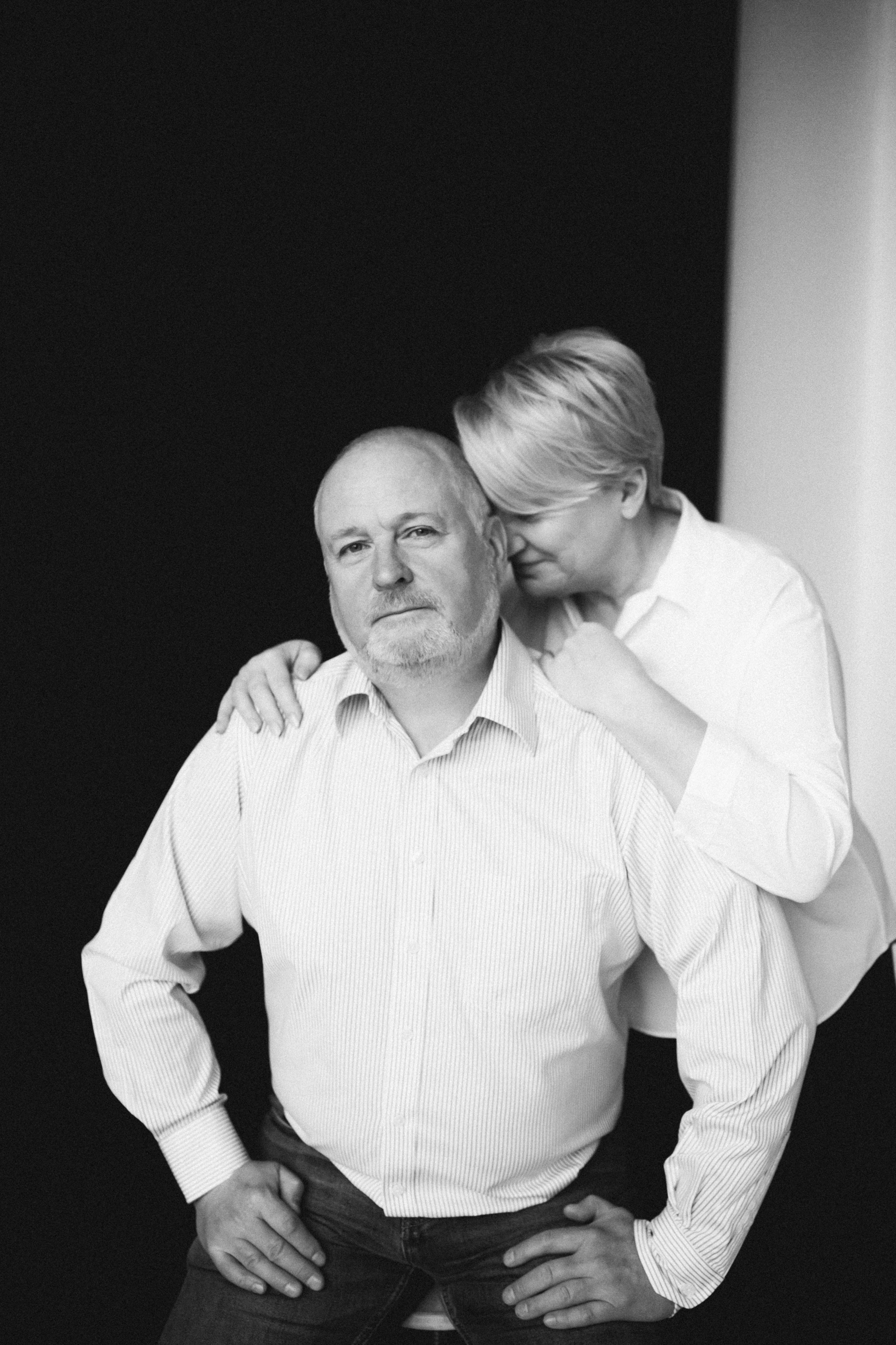 Лиза и родители, студия, Новый год. Семейный фотограф Евгения Сурина