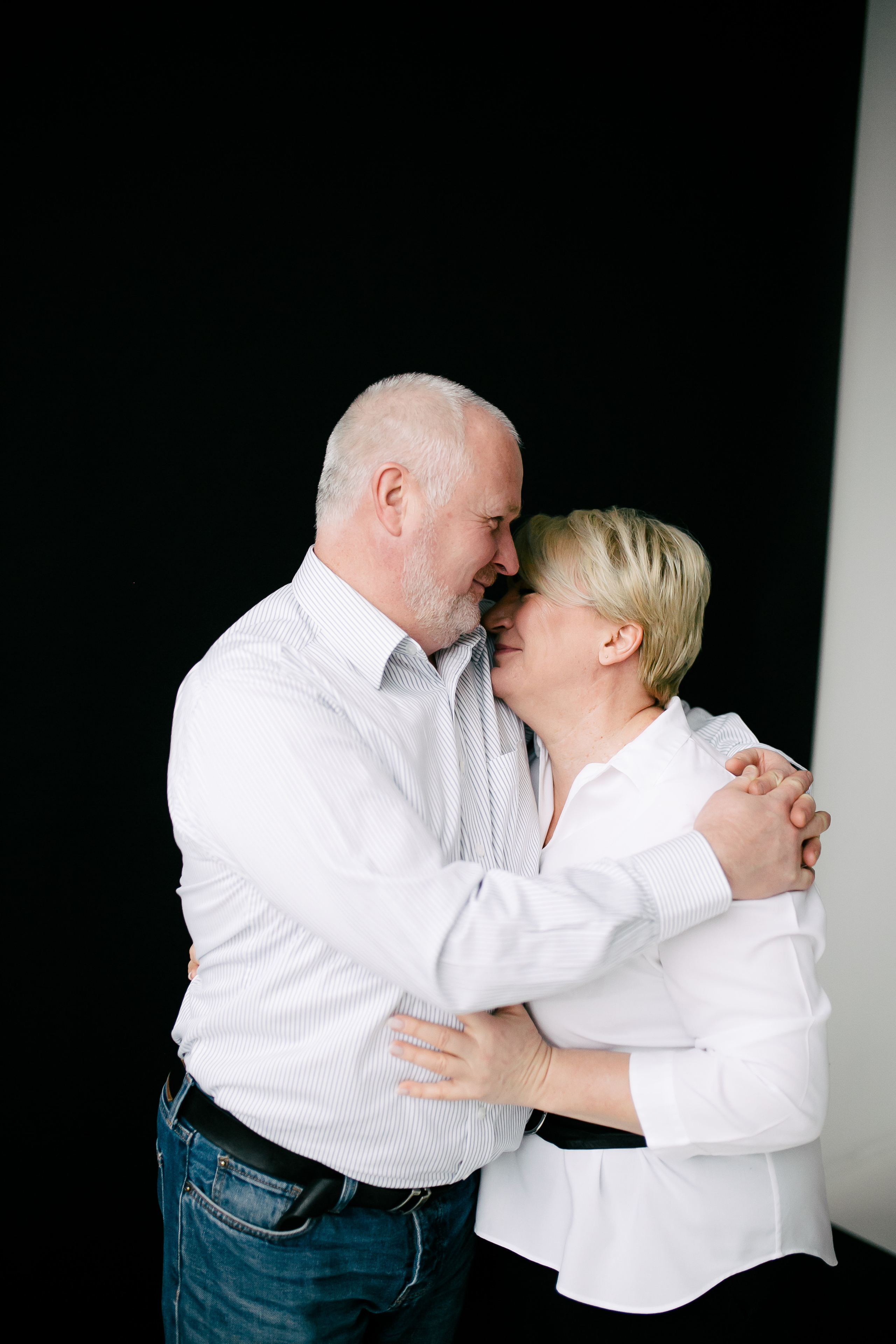 Лиза и родители, студия, Новый год. Семейный фотограф Евгения Сурина