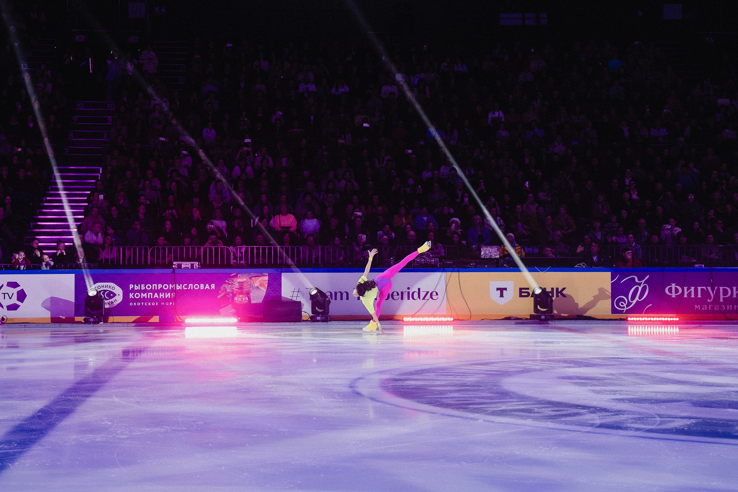 Шоу Этери Тутберидзе в Новосибирске. Воробьева Ксения — Спортивный и танцевальный фотограф Новосибирск
