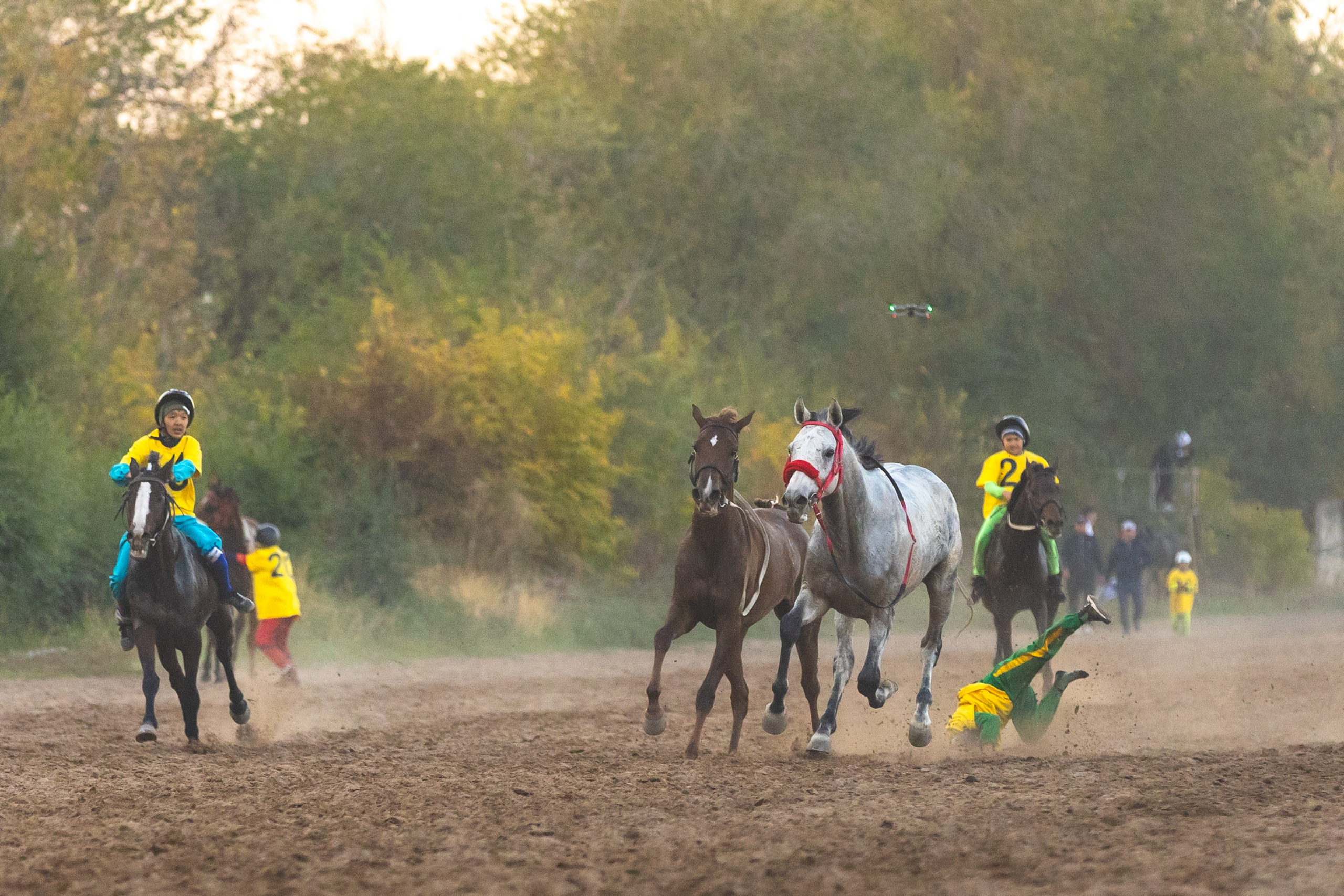 Фоторепортаж Финал Казахстана по байге в Алматы — скорость, пыль и полный драйв. Коммерческий и репортажный фотограф в Алматы — Jora Abramov