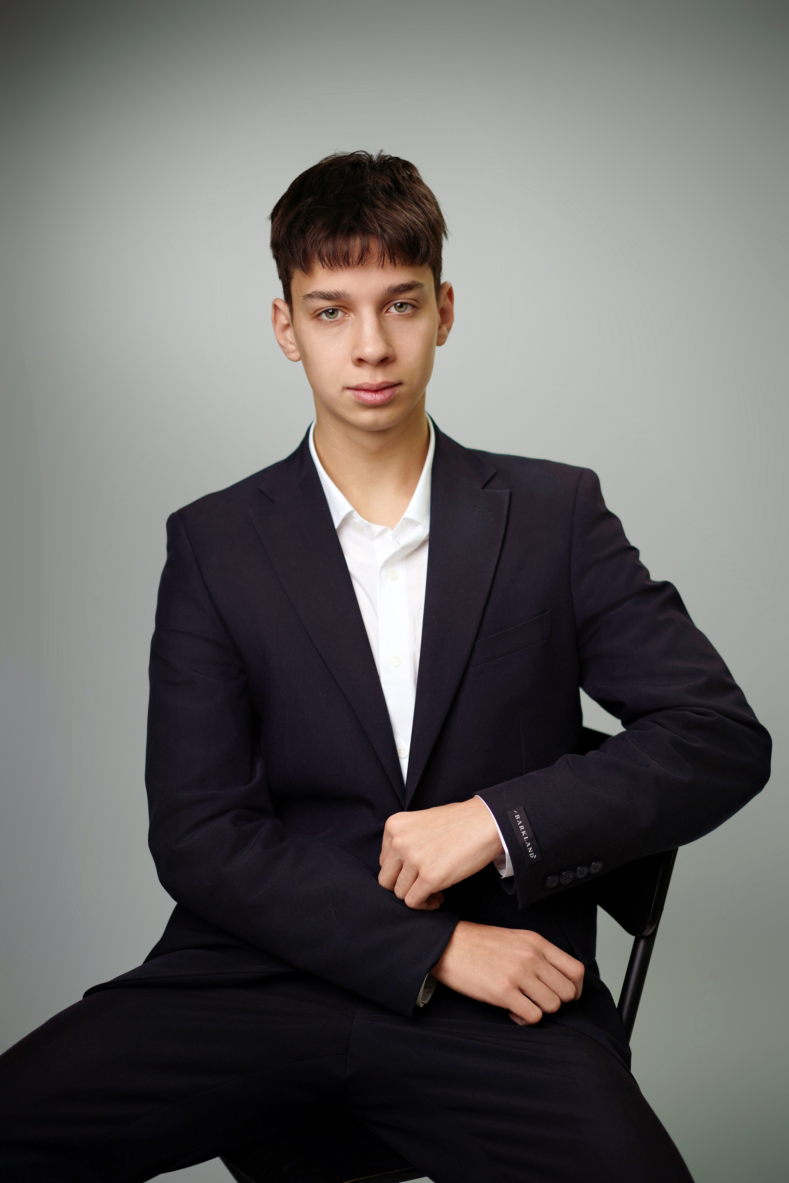 Стиль портрета в студии. GOTRA — выпускные альбомы в Тюмени