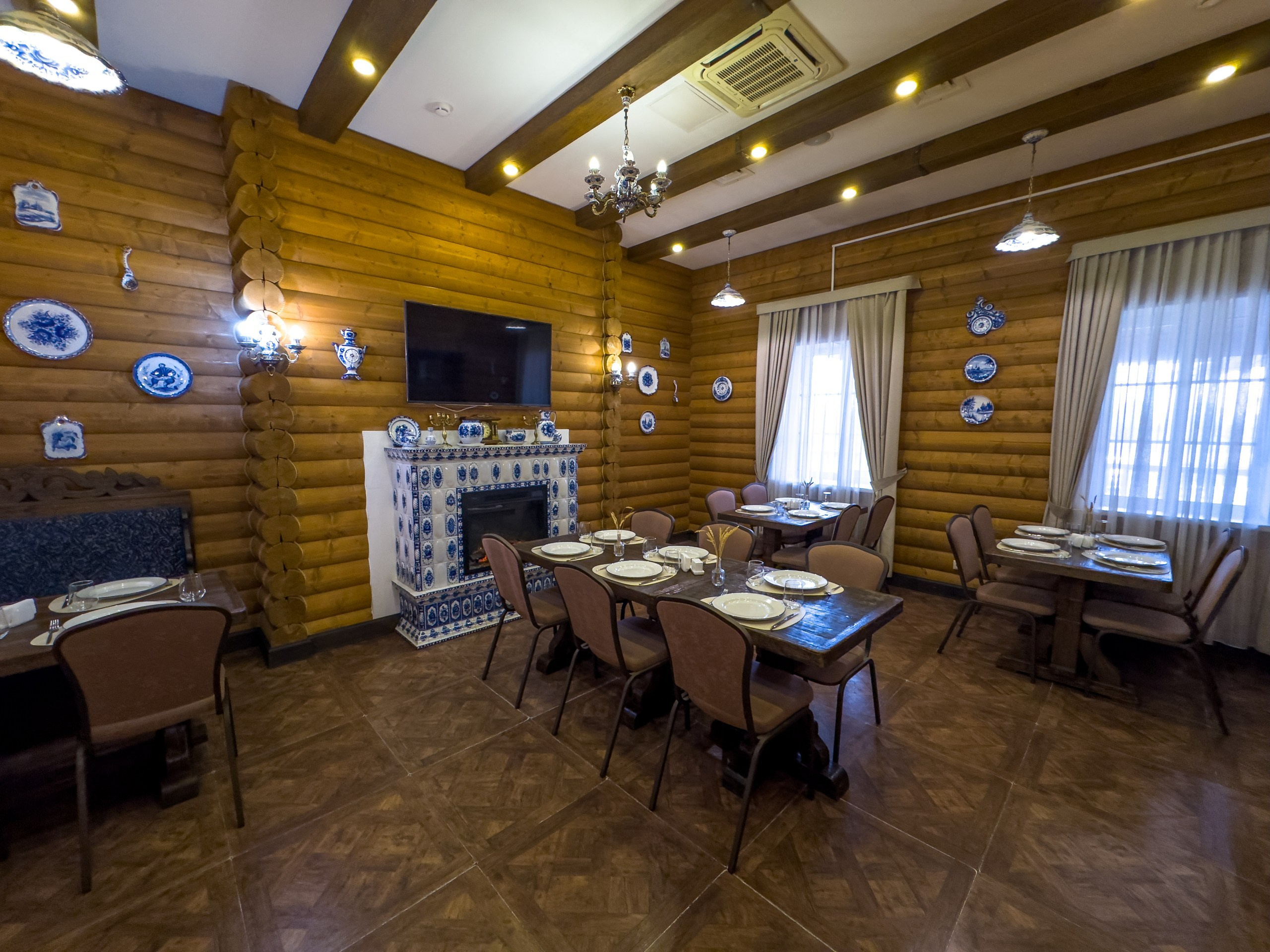 Банкетный зал «Гжель», ресторана «Дача ". Фотограф в Оренбурге. Профессиональный фотограф