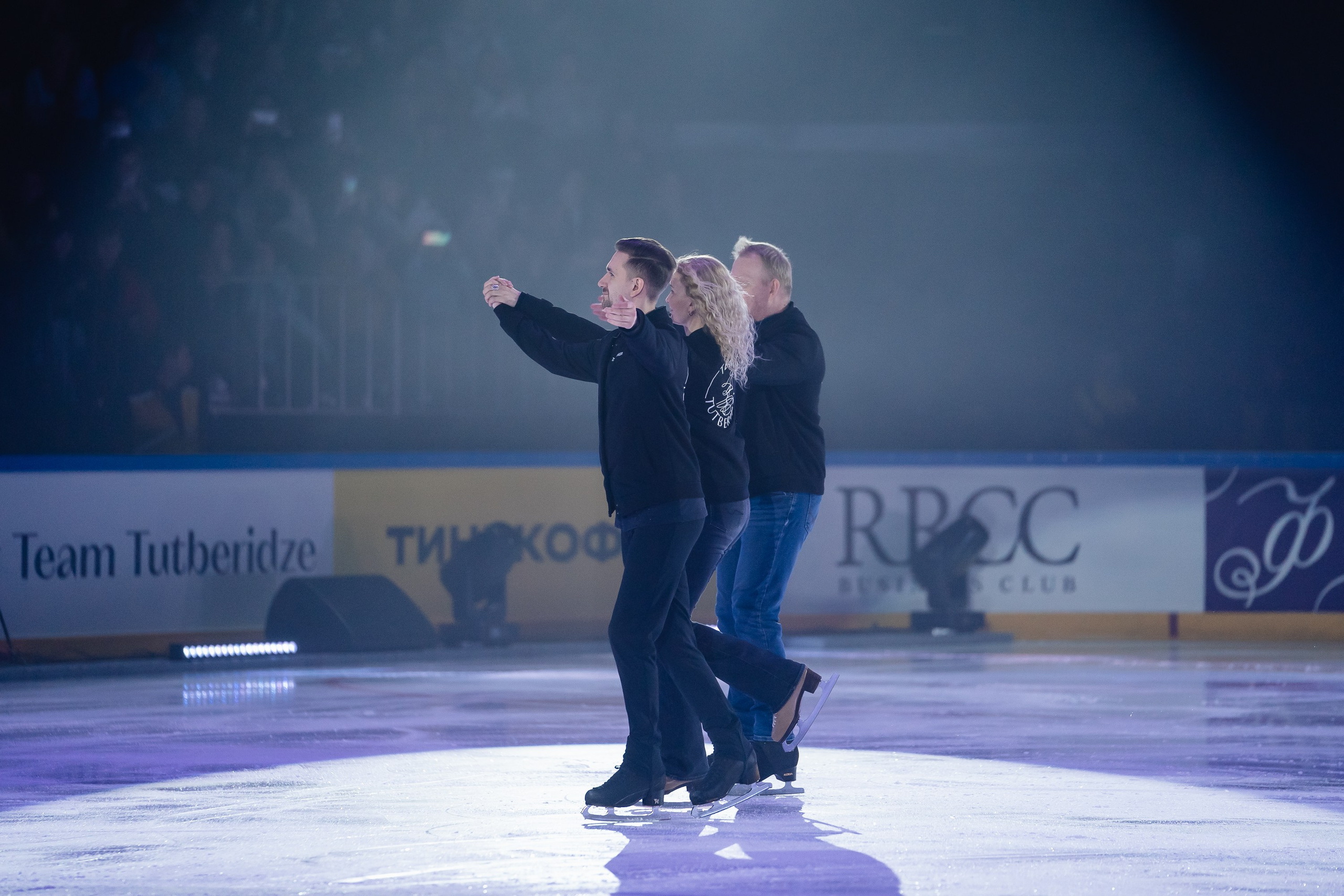 Шоу «Чемпионы на льду» в Новосибирске. Воробьева Ксения — Спортивный и танцевальный фотограф Новосибирск