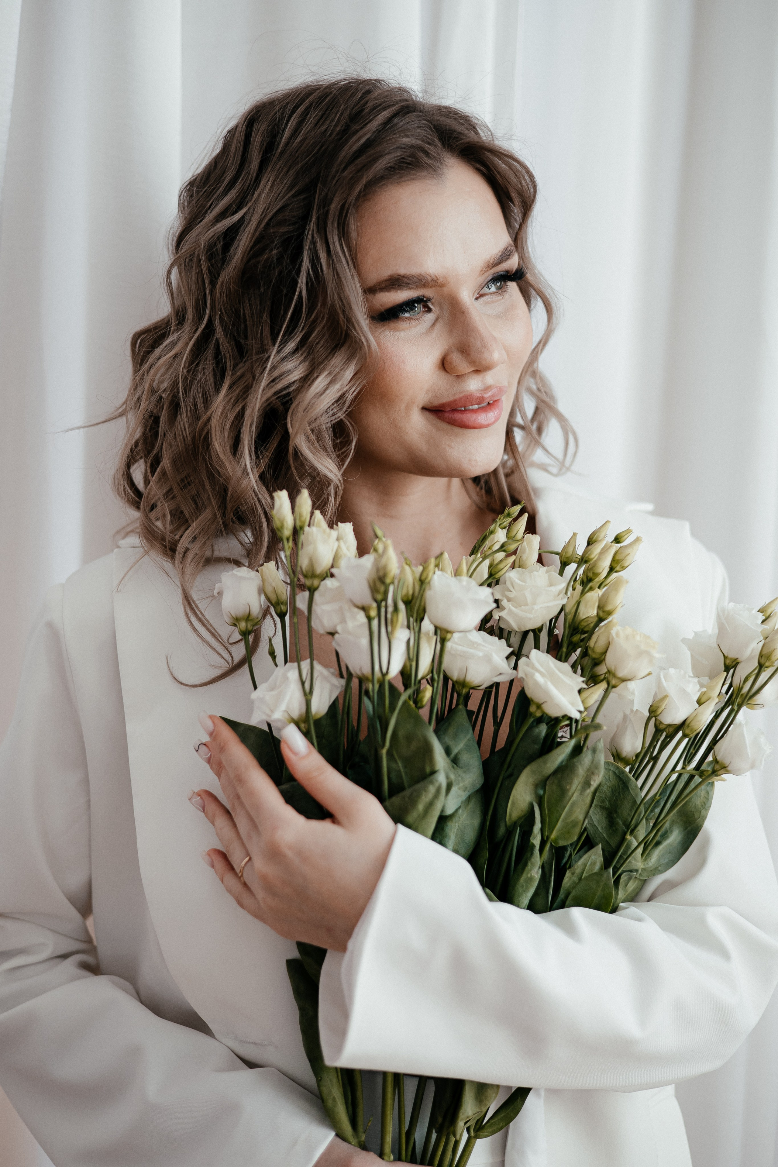 Елизавета. Белые цветы