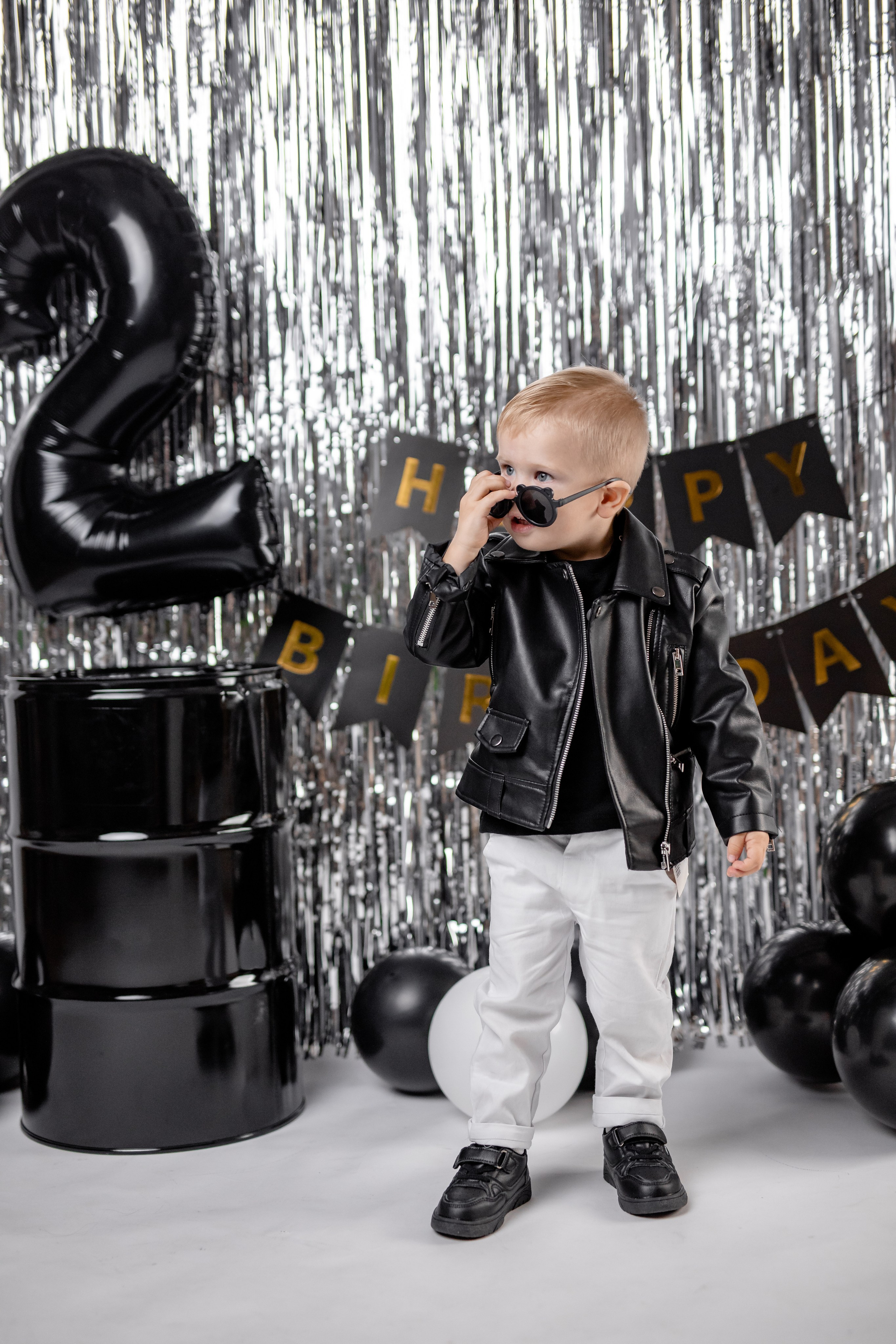 Стилизованная фотосессия в студии на день рождения ребёнка