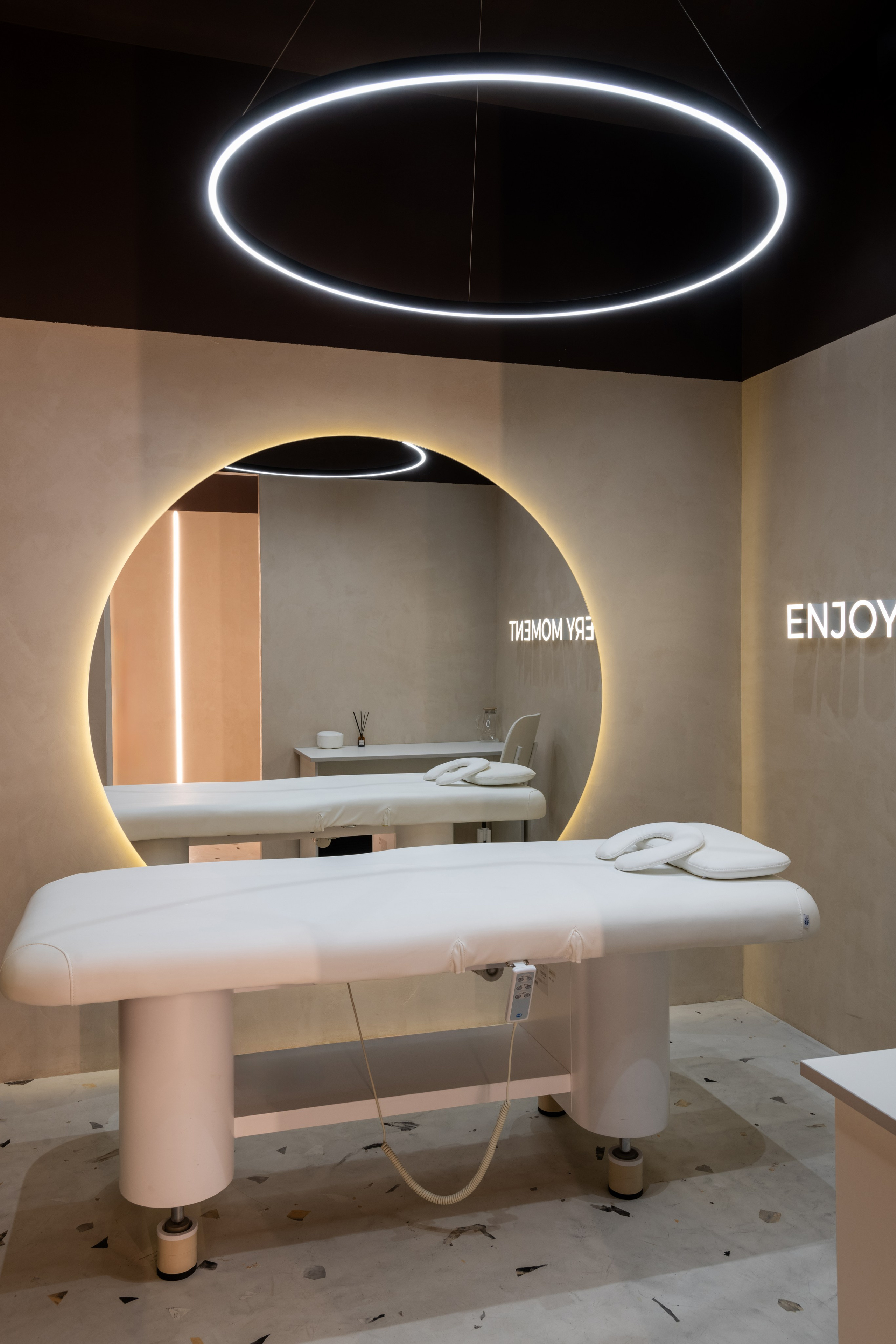 САЛОНЫ КРАСОТЫ 5+ ШТ. Роман Свободный — интерьерная и архитектурная съёмка, Москва и МО