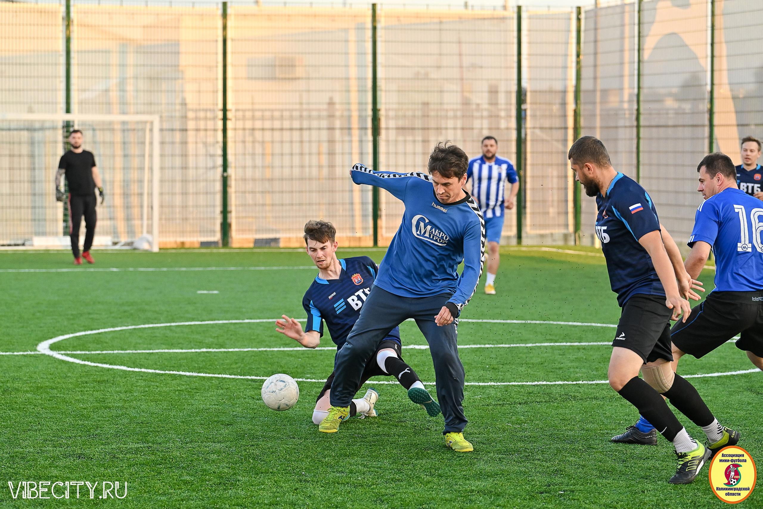 ИГРЫ МИНИ-ФУТБОЛЬНОЙ И КОРПОРАТИВНОЙ ЛИГИ. VIBECITY.RU Вайб Сити Ру Фоторепортажи Фотоотчеты Калининград