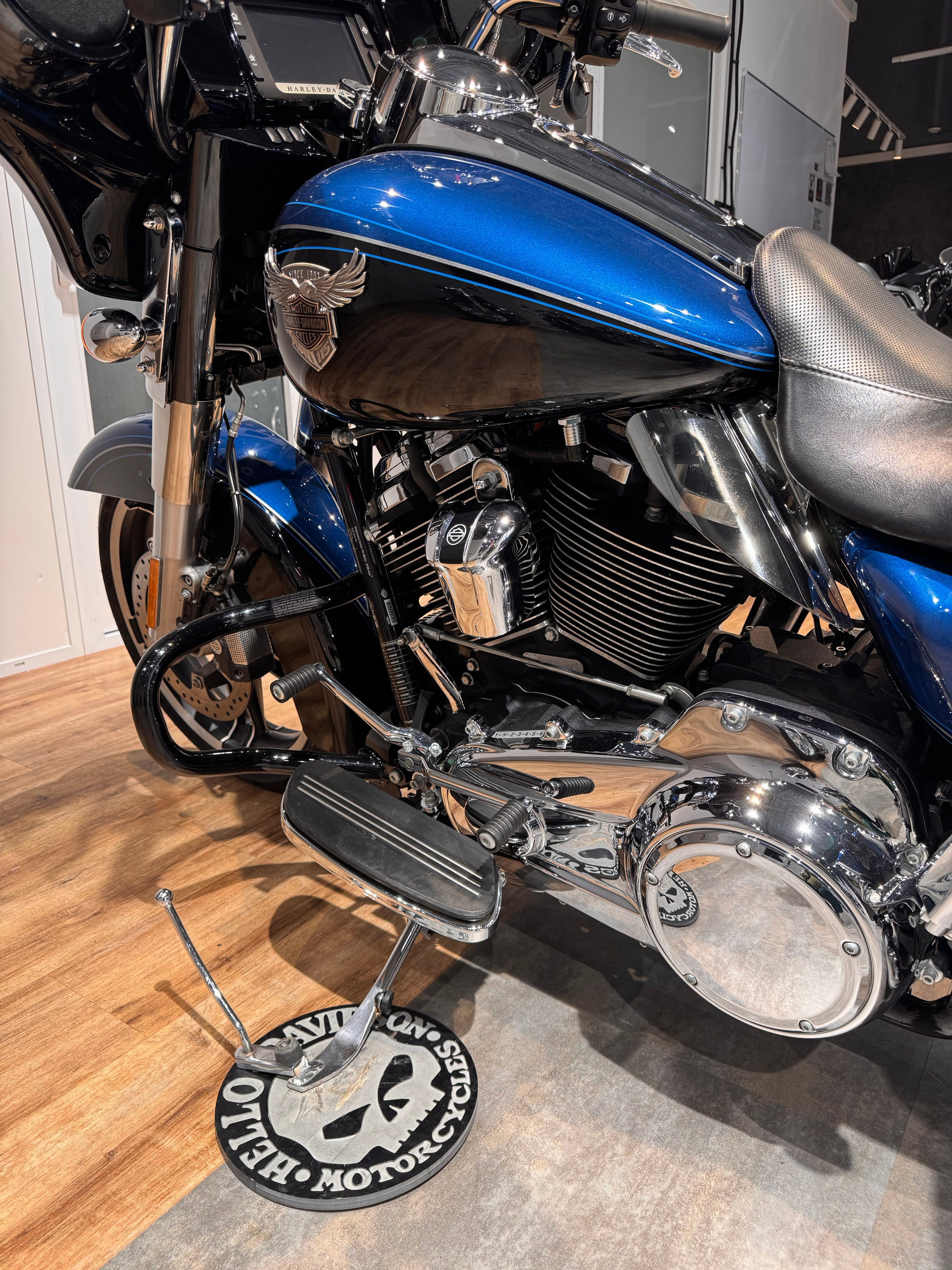 Harley Davidson Electra 2018 Street Glide (Коллекция 115) 8К — купить мотоцикл. Hello Davidson, Москва. Только хорошие мотоциклы…