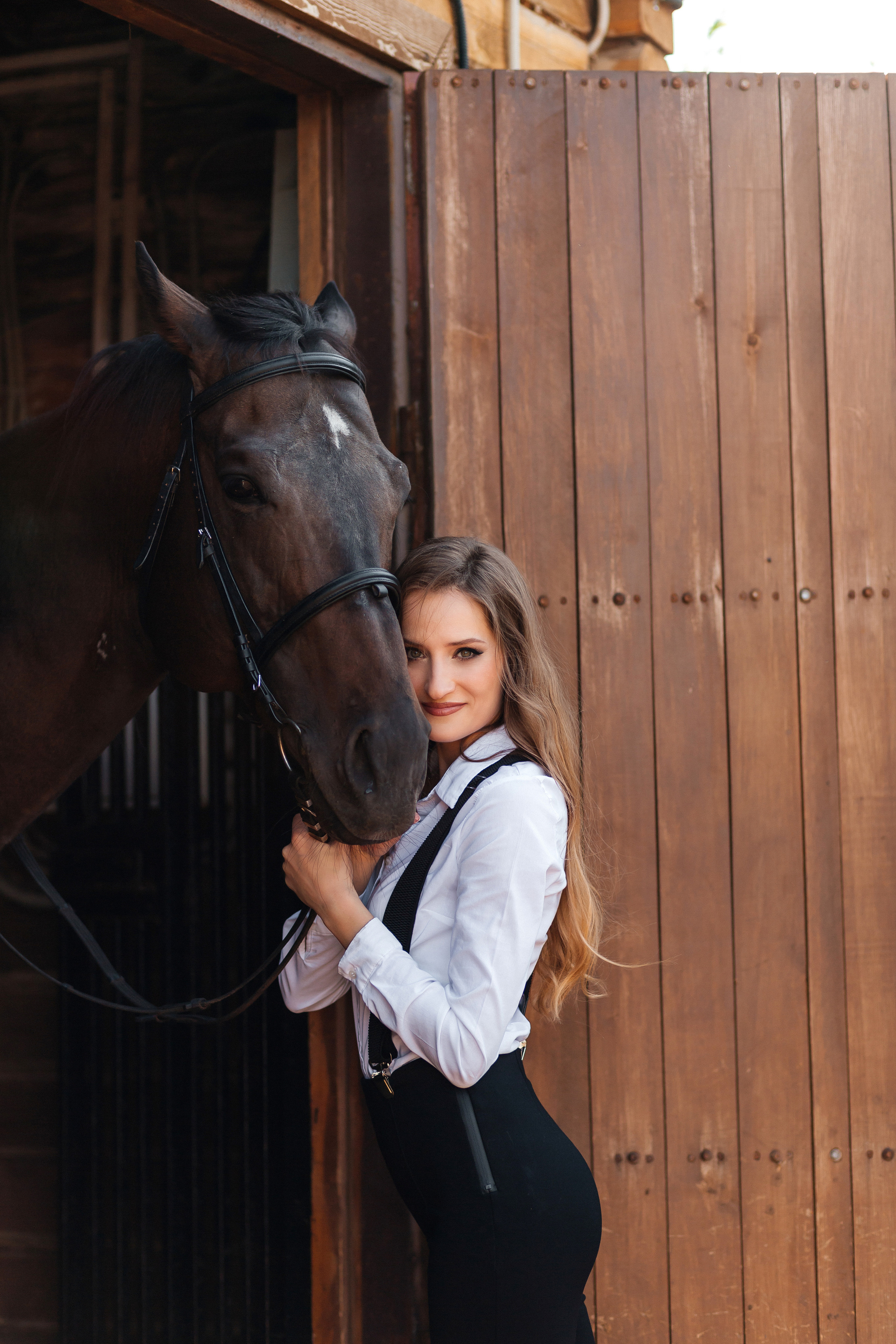 Фотосессия Людмилы в конном клубе. Женский фотограф в Оренбурге Ирина Заводчикова