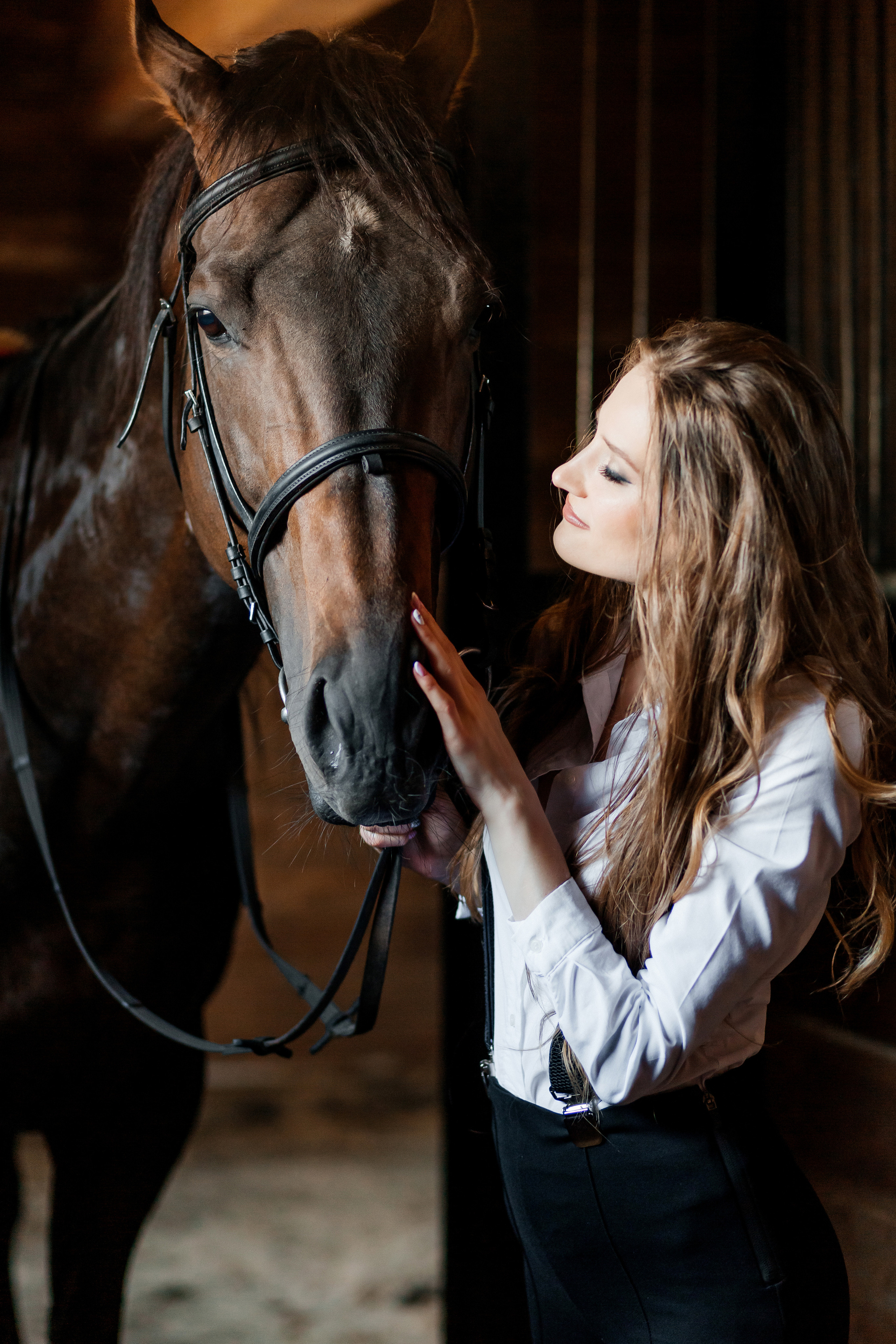 Фотосессия Людмилы в конном клубе. Женский фотограф в Оренбурге Ирина Заводчикова