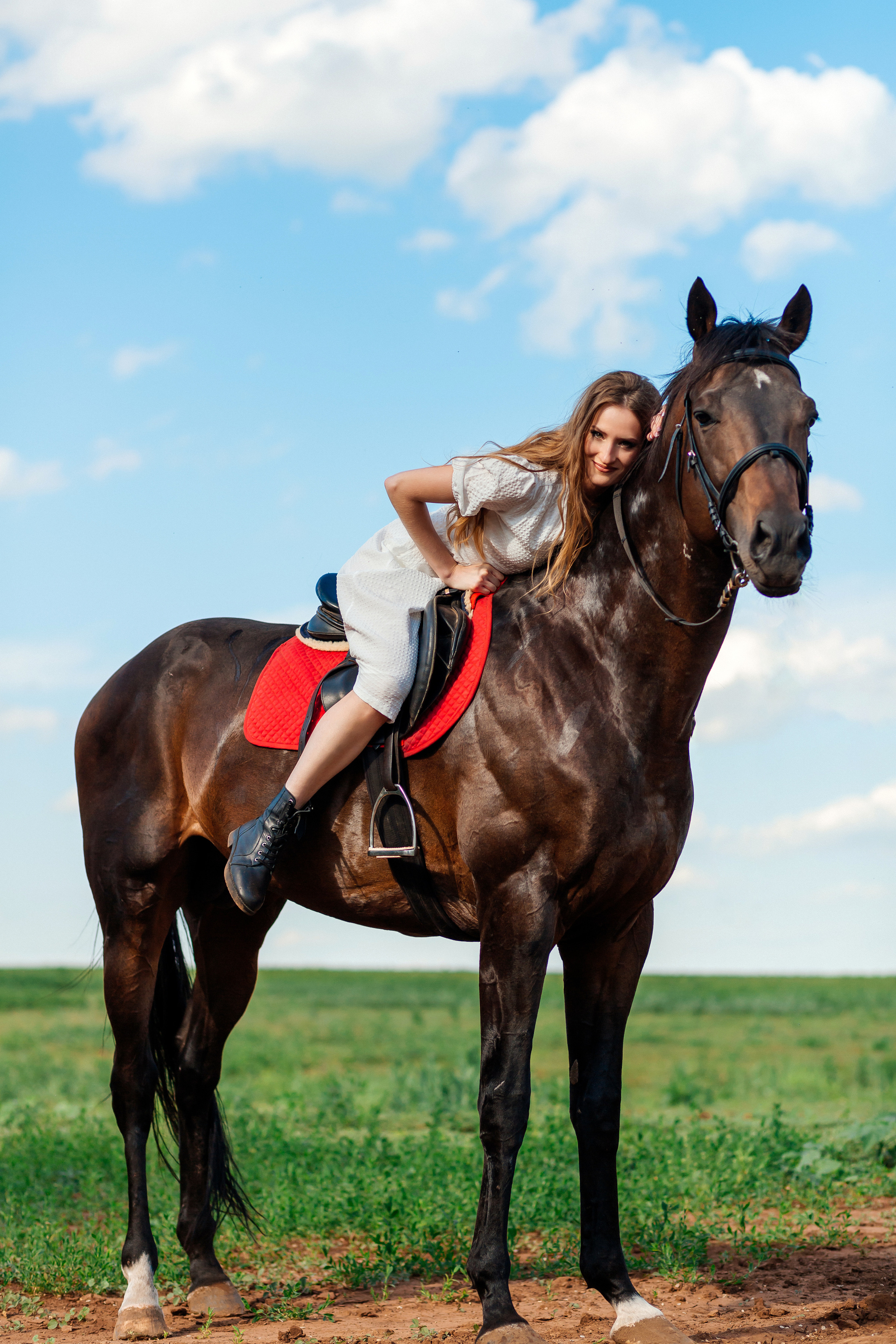 Фотосессия Людмилы в конном клубе. Женский фотограф в Оренбурге Ирина Заводчикова