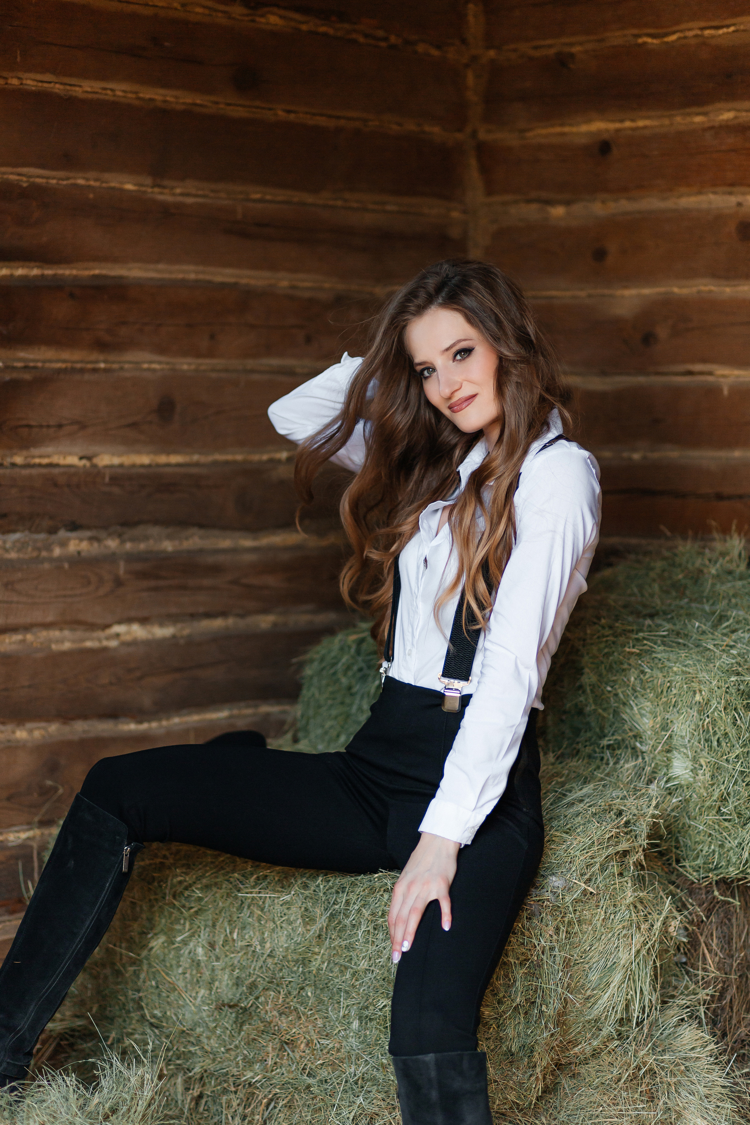 Фотосессия Людмилы в конном клубе. Женский фотограф в Оренбурге Ирина Заводчикова