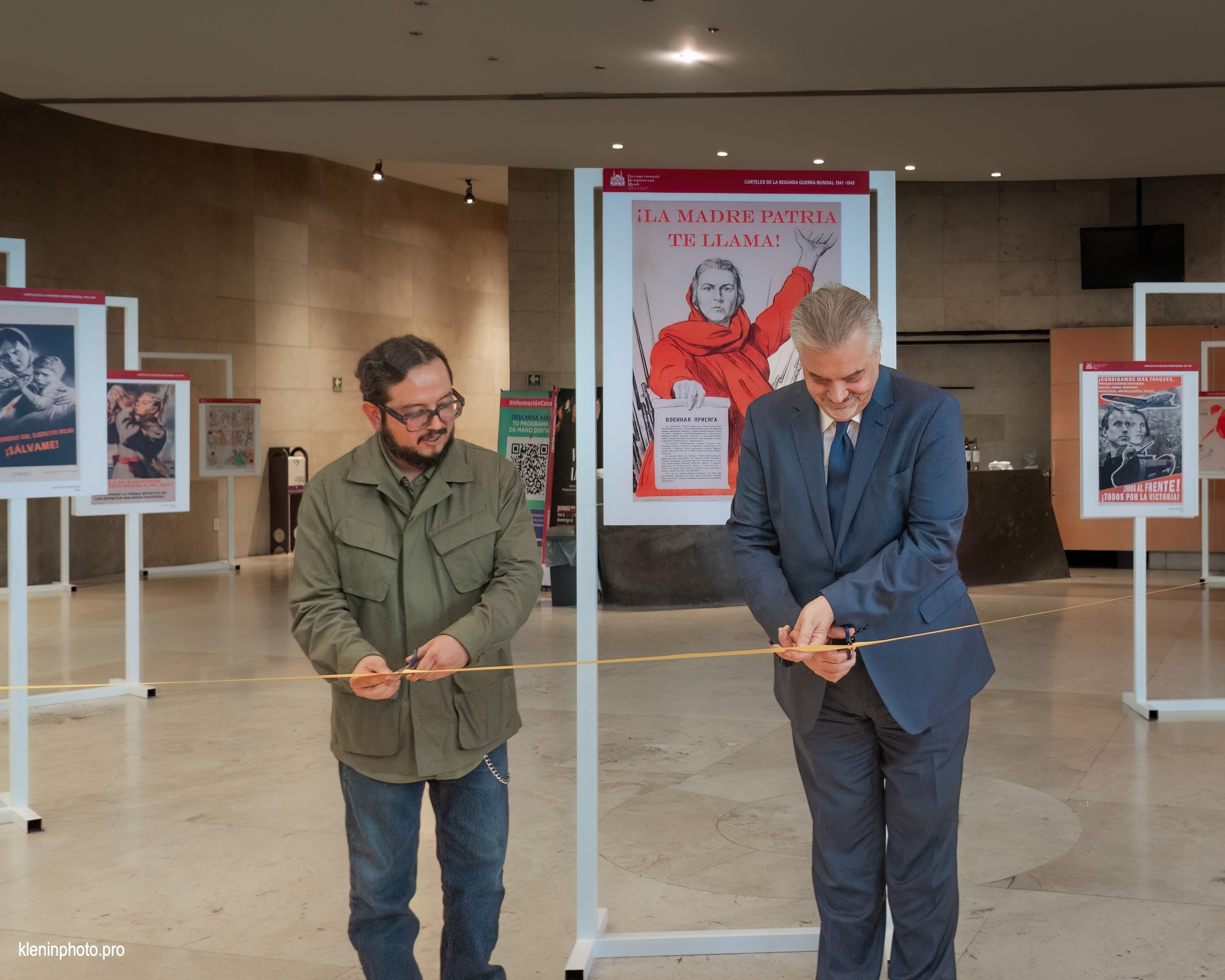 Posters of the Great Patriotic War. CDMX Photography | Alex Klenin| Portrait & Event Photographer