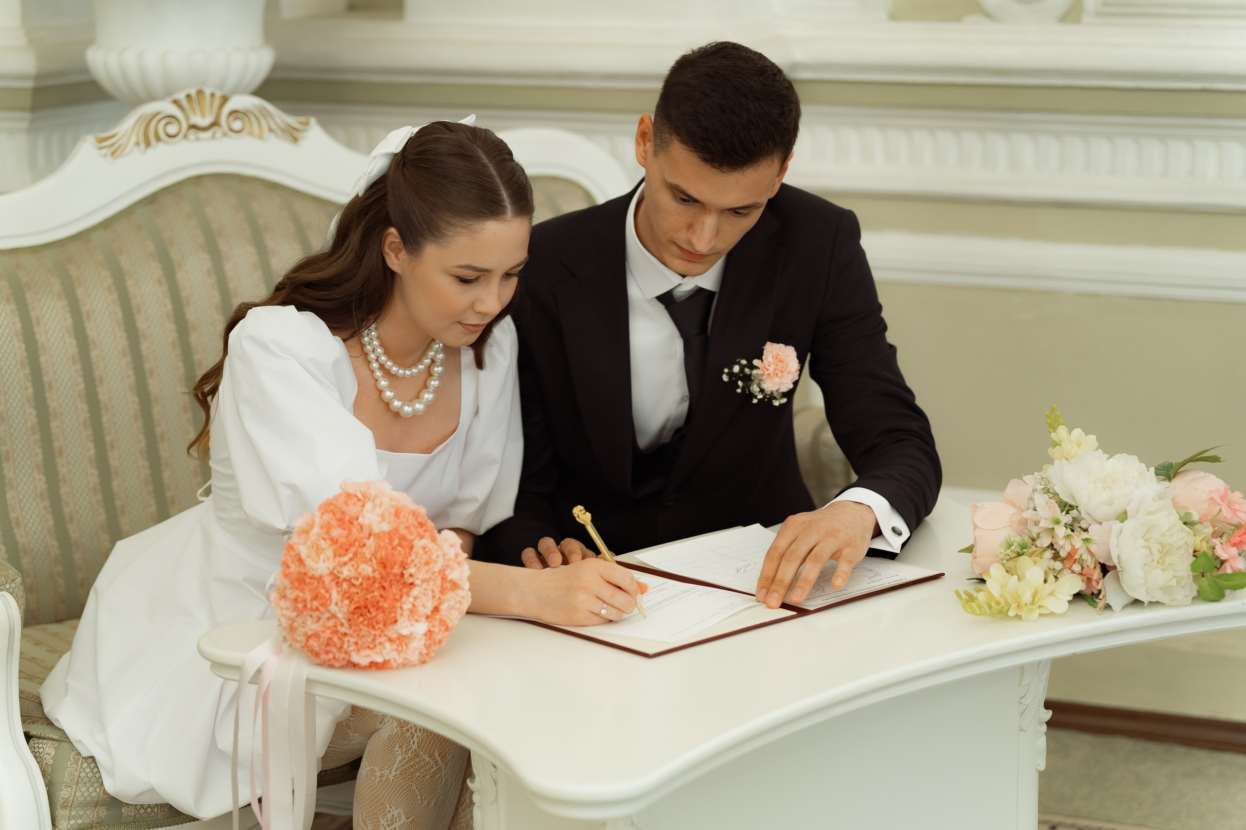 Подпись документов и поздравления