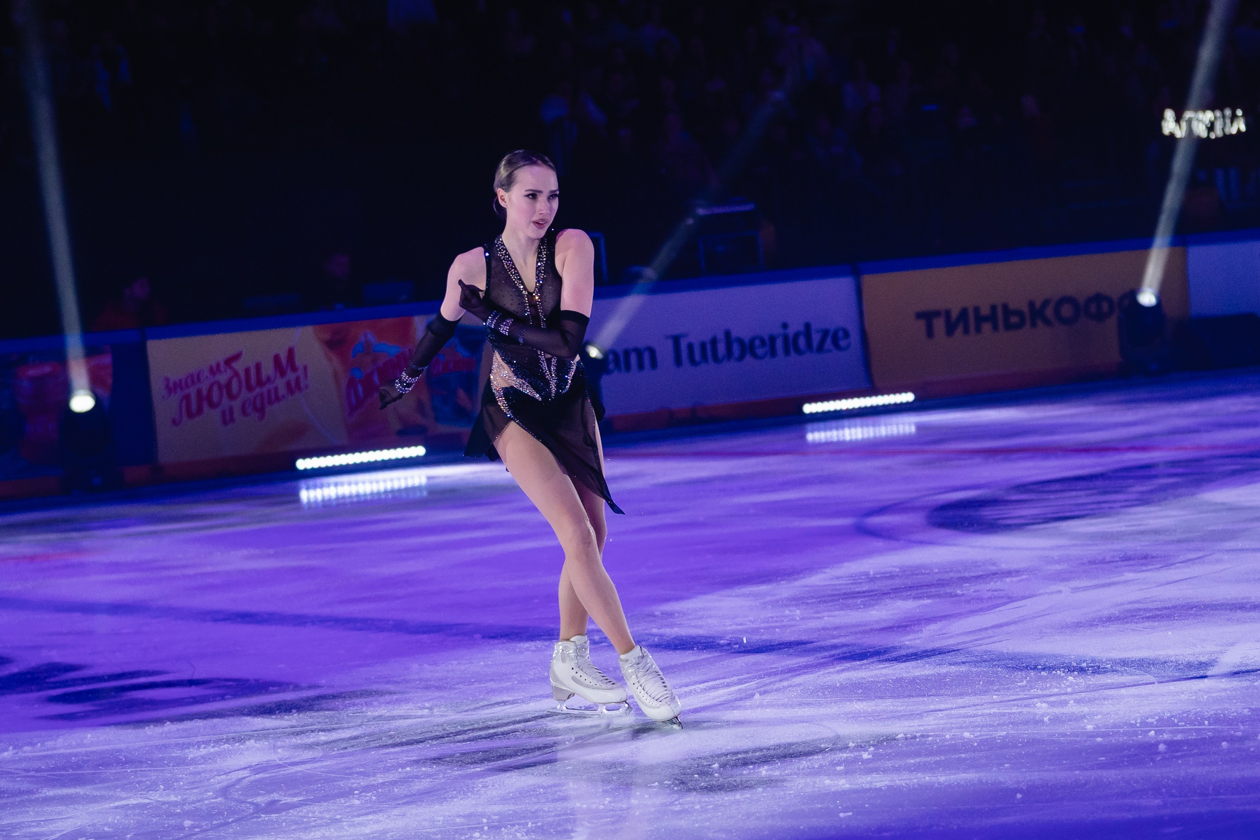 Шоу «Чемпионы на льду» в Новосибирске. Воробьева Ксения — Спортивный и танцевальный фотограф Новосибирск