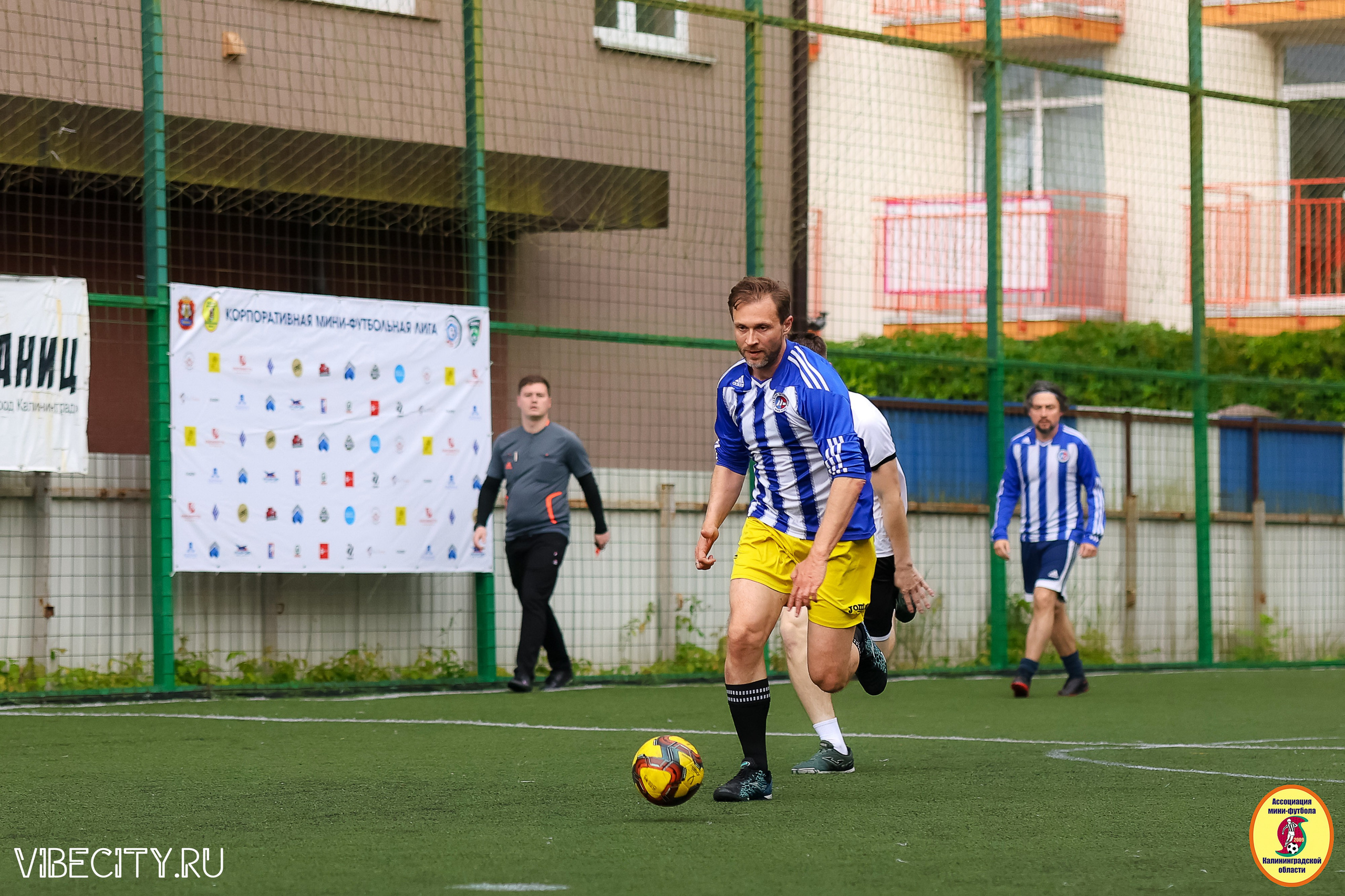 ИГРЫ МИНИ-ФУТБОЛЬНОЙ И КОРПОРАТИВНОЙ ЛИГИ. VIBECITY.RU Вайб Сити Ру Фоторепортажи Фотоотчеты Калининград