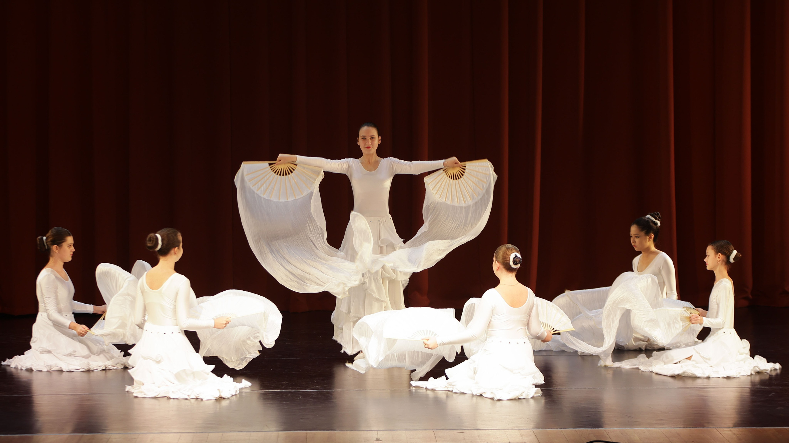 Фестиваль хореографического искусства «КУБОК ЛЕГЕНДЫ — 2025». Выпускные альбомы и школьный фотограф в Подольске, Троицке, Щербинке, Москве и Московской области