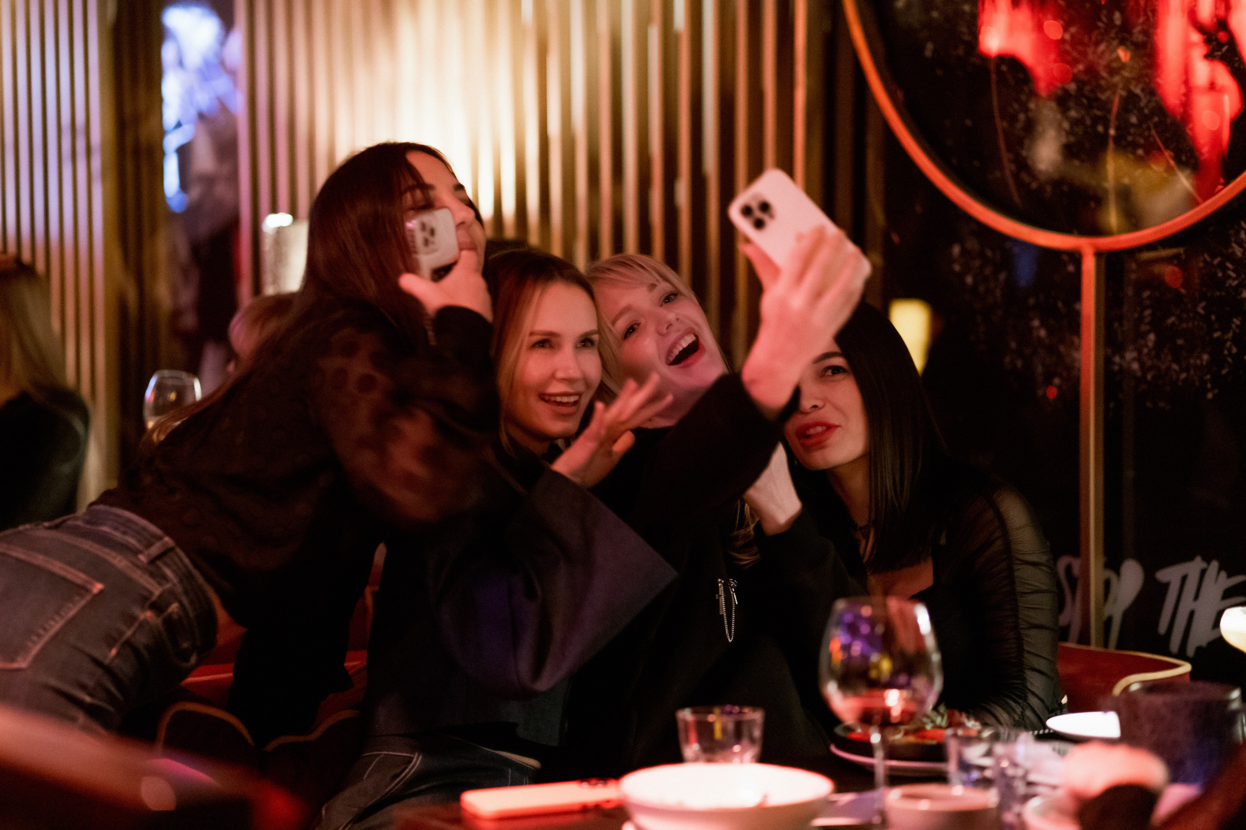 YANA URBAN: сольный концерт в «Анжелика Wineroom». СВОИ. ФОТООТЧЕТЫ-СОБЫТИЯ-МЕСТА