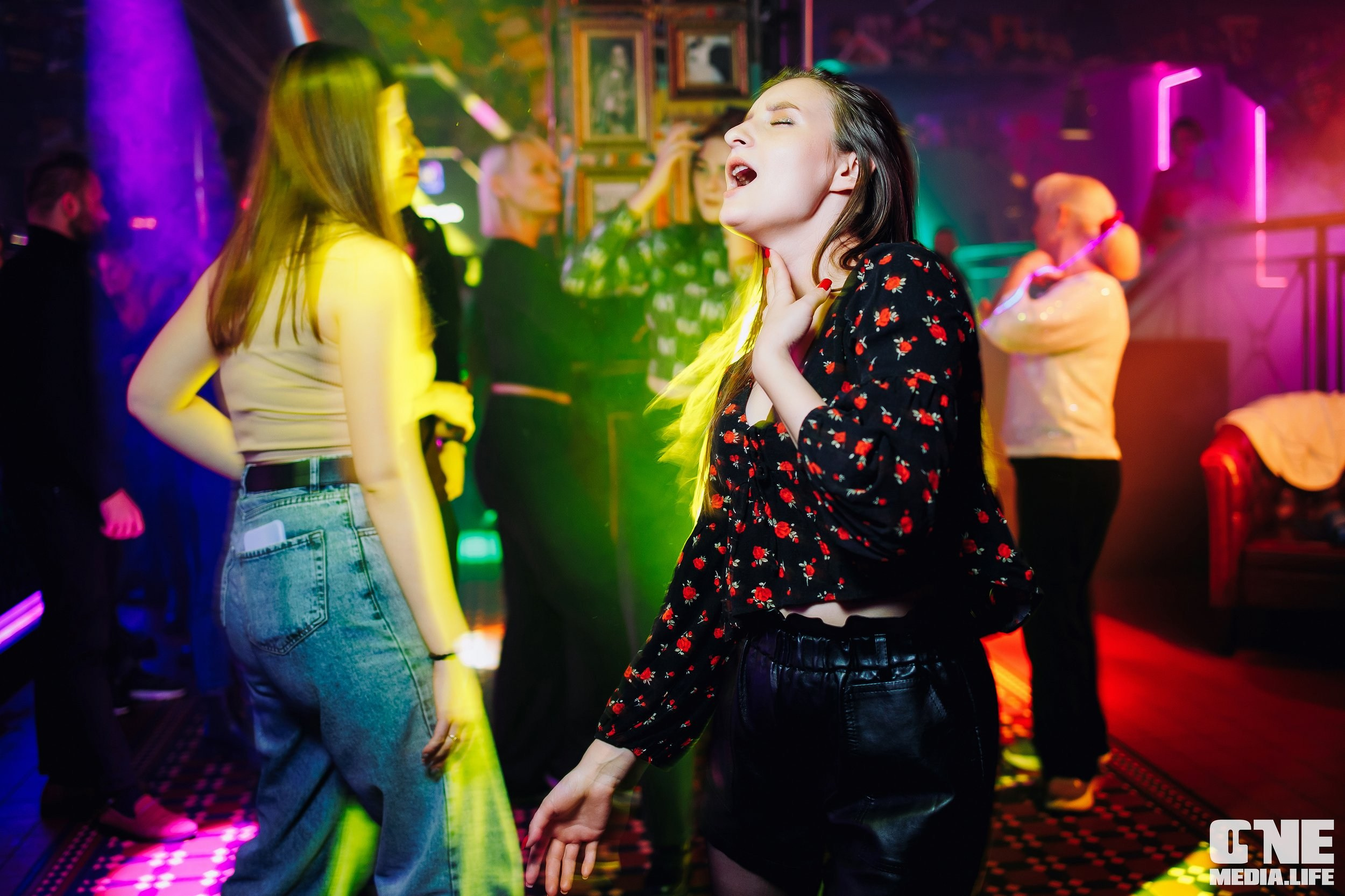 Фоторепортаж из бара XxxX. One Media Life: фоторепортажи, фотоотчеты с мероприятий и заведений