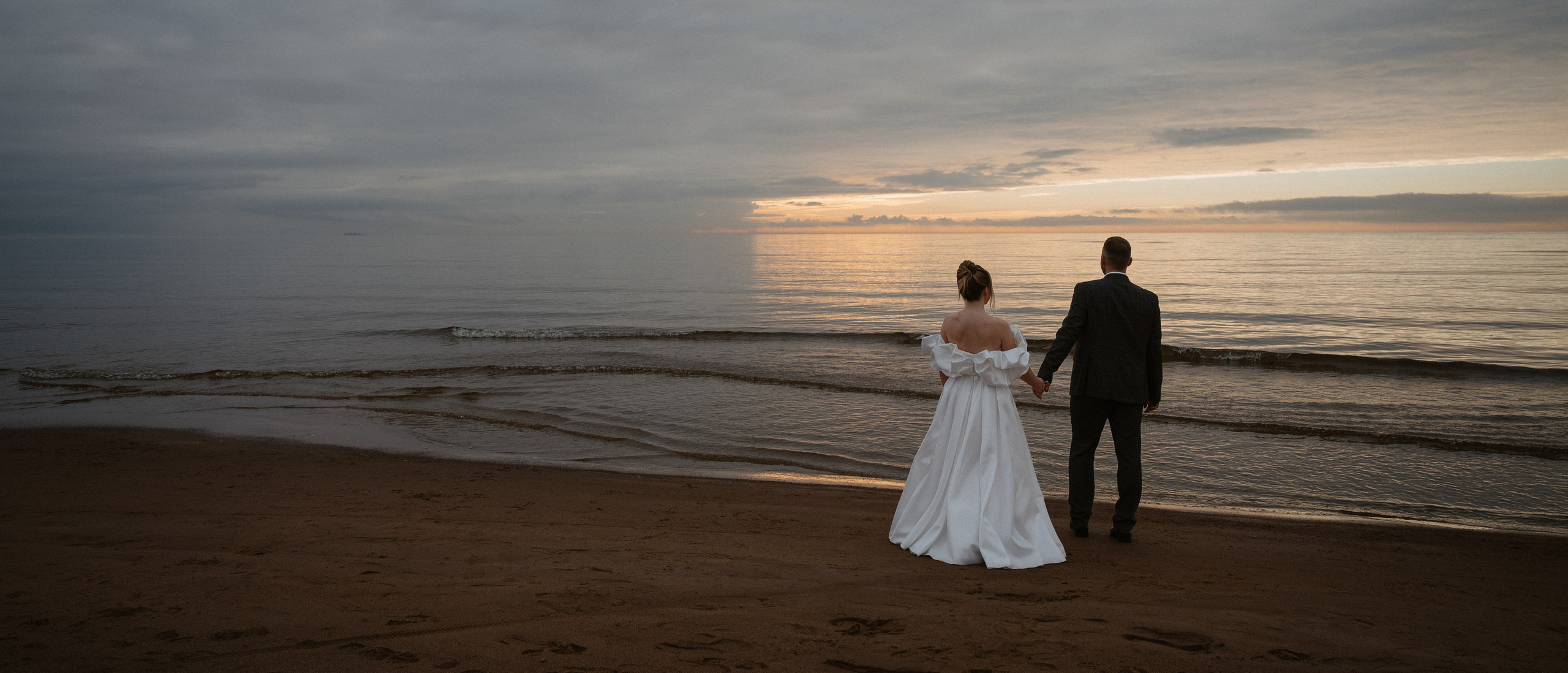 Фотосессия на берегу Финского залива. Свадебный фотограф в Санкт-Петербурге Венера Ахметова