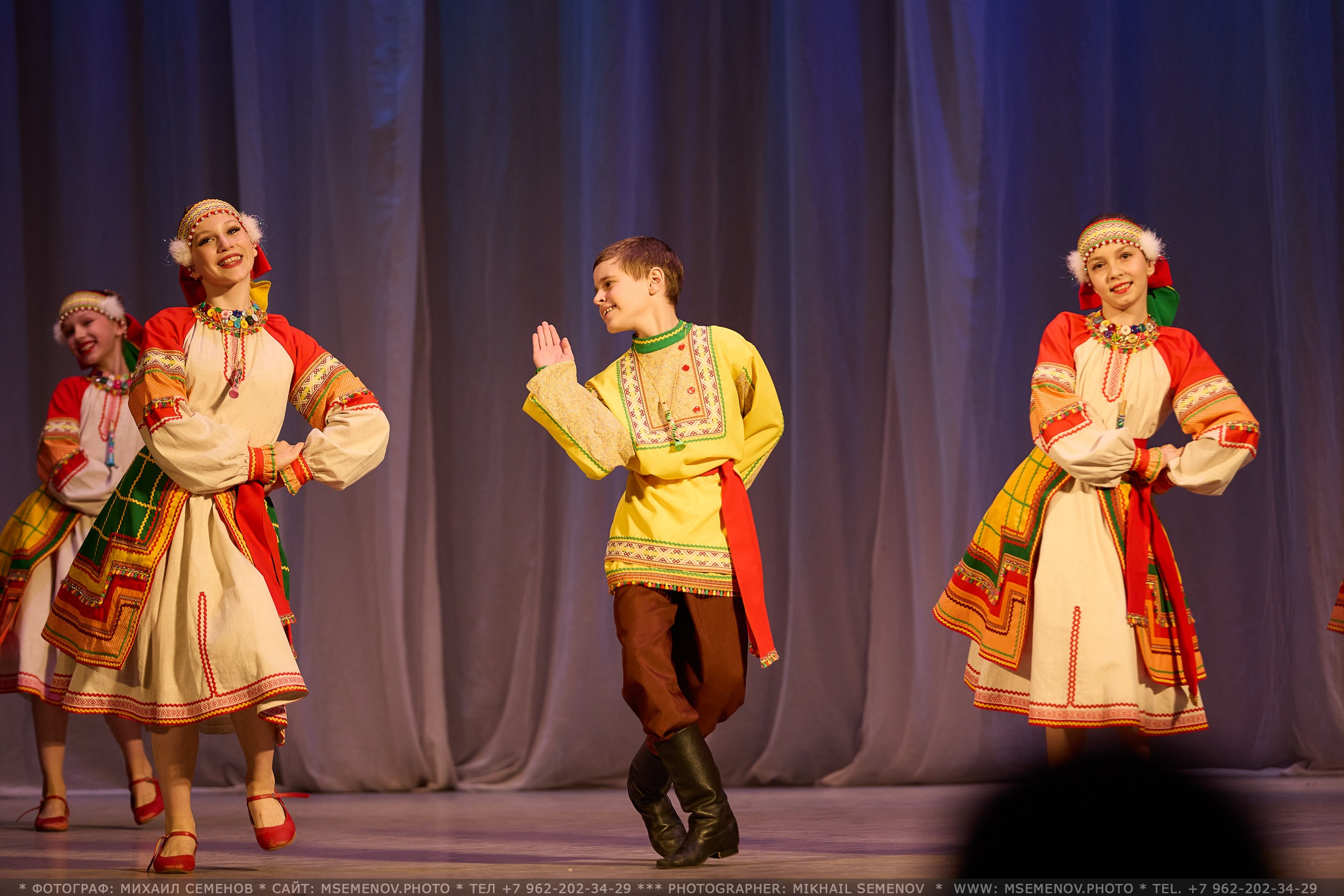 Фоторепортаж с Концерта «Волжанка» и «Задоринка»