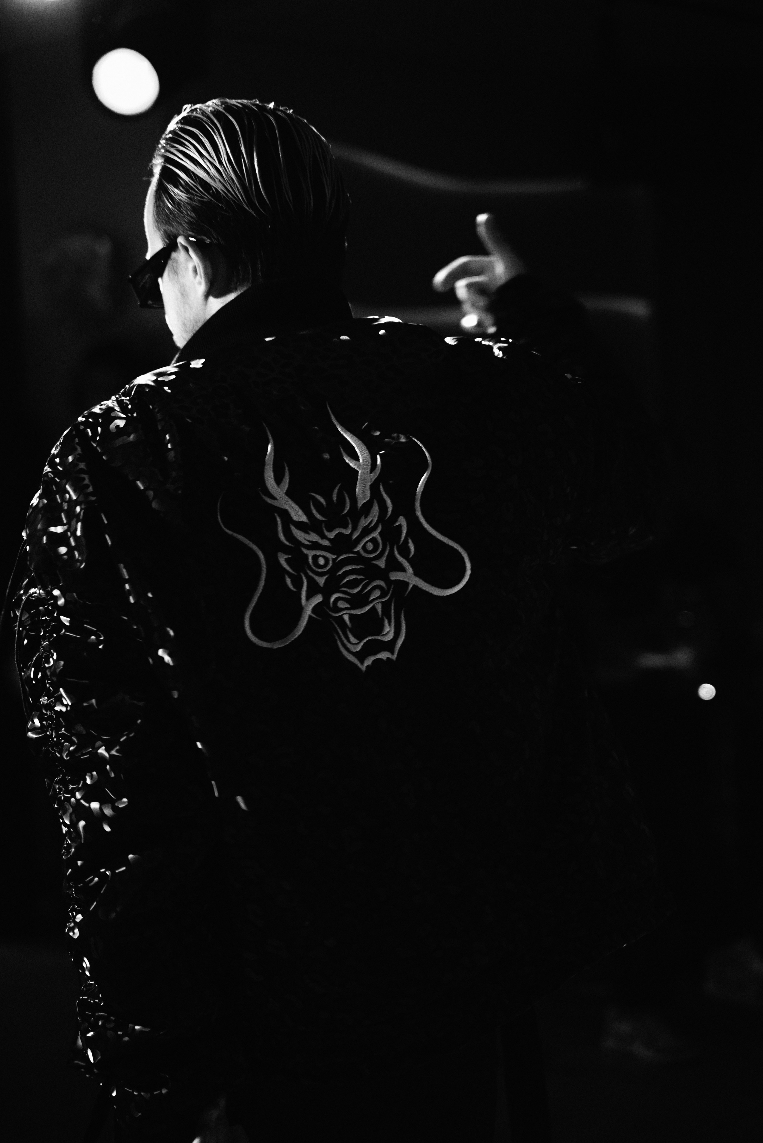 Репортаж с показа одежды Fashion Сочи в ресторане PLACE — фотографии, передающие динамику и стиль модного события