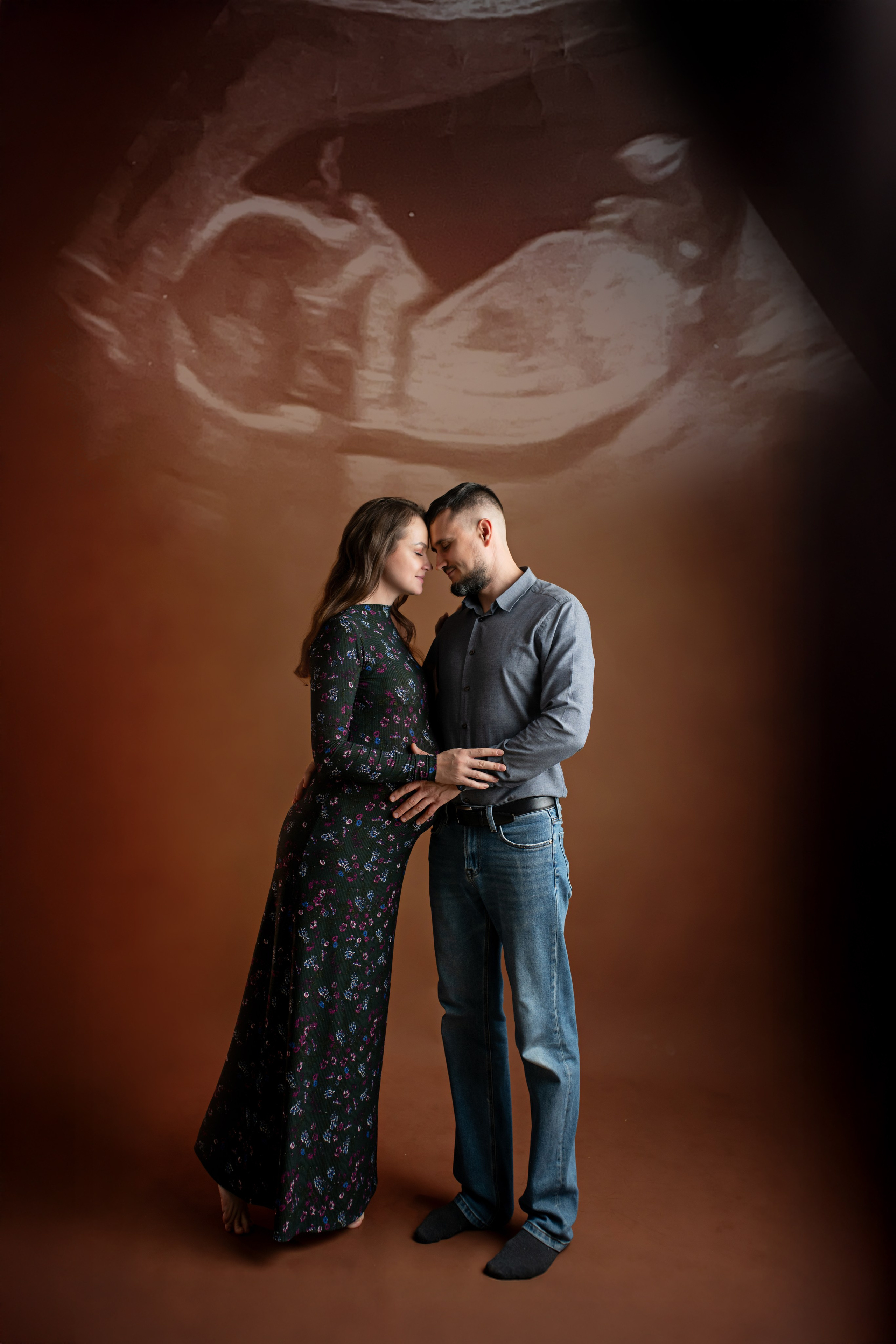 Фотосессия беременности в студии (Классика. Однотонные фоны) + Бохо стиль). Творческая команда Ульяшевы, свадебная и семейная фотография. Кахахста