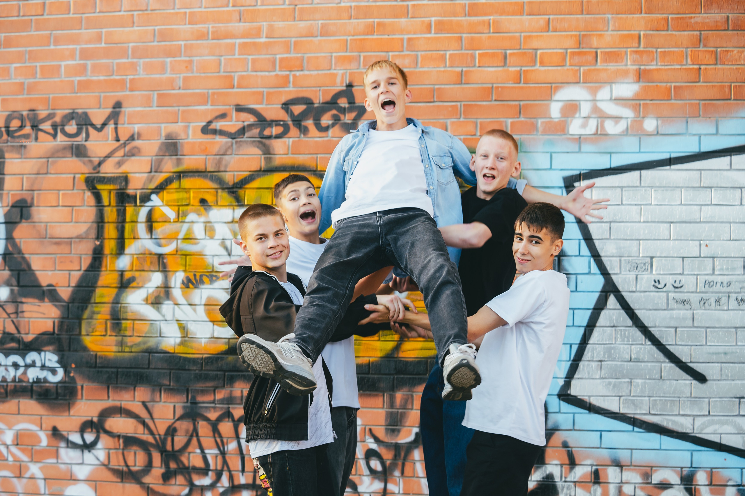 Выпускные альбомы недорого в Ростове-на-Дону — от 2 450 ₽