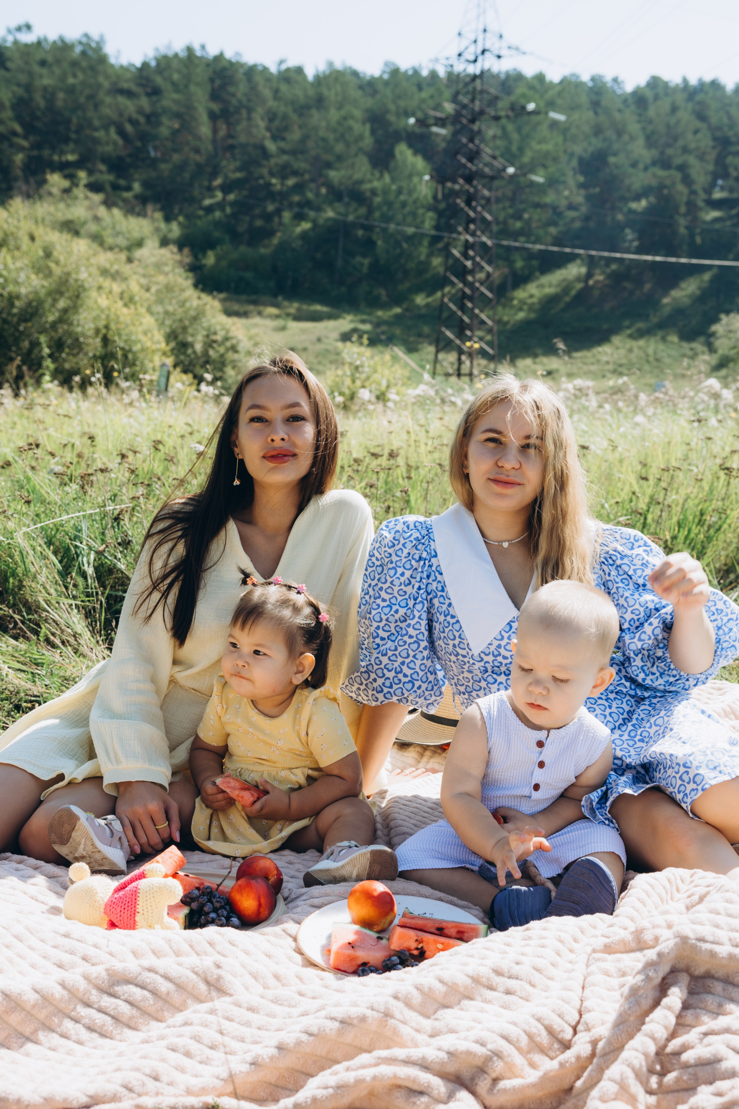 Семейная съёмка в поле. Свадебный, семейный фотограф в Иркутске Светлана Макаричева